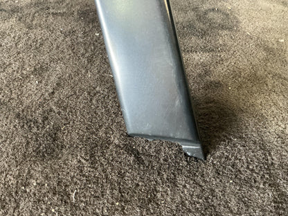 Holden Commodore VU 6H8VUK80F2L904753 Right B Pillar Moulding 92075458