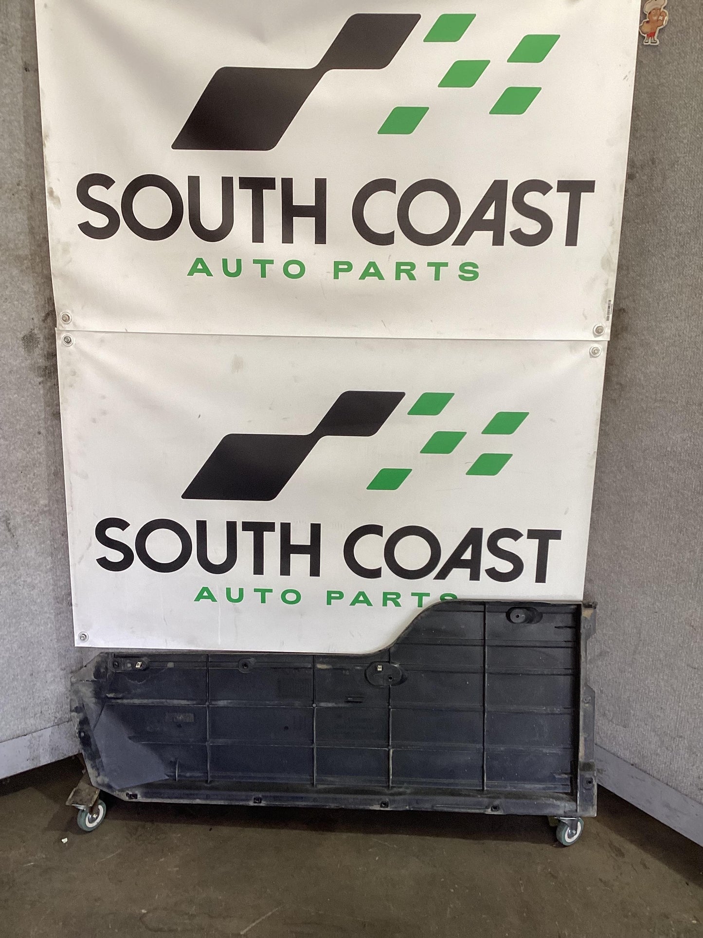 Holden Commodore VE  Splash Shield Under Body 92261817