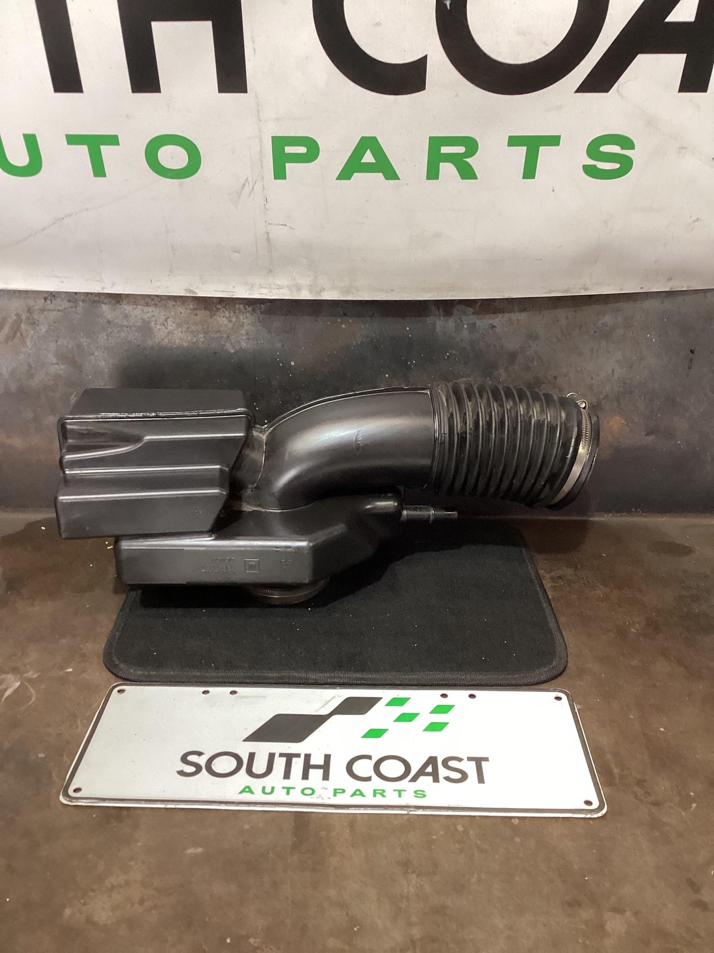 Holden Commodore VE  Air Intake 92262782