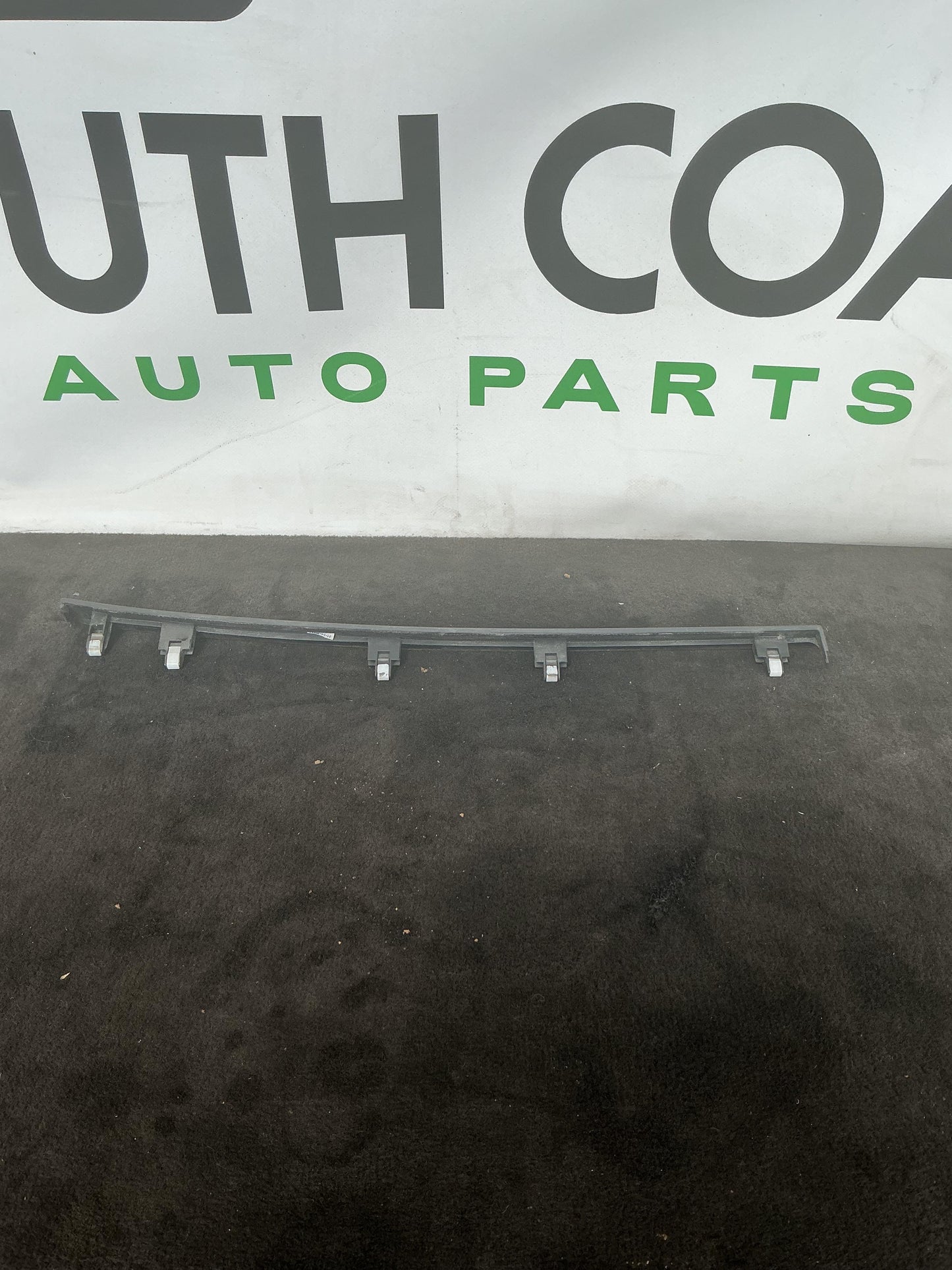 2006 - 2010 Holden Commodore VE  Left Dash Trim 92169558