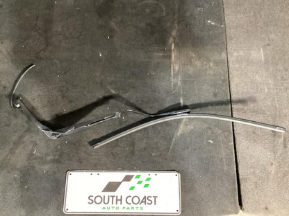 Holden Commodore   Wiper Arm Pair