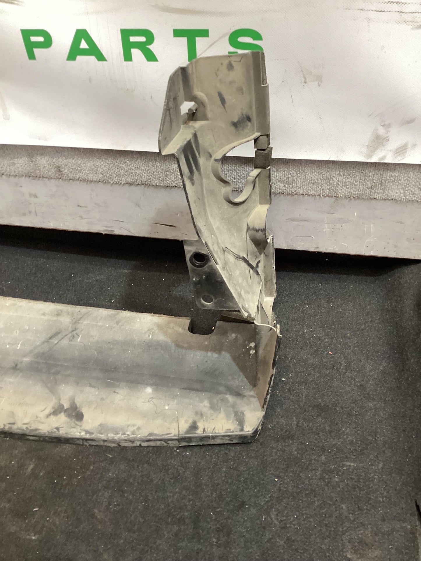 2006 - 2010 Holden Commodore VE  Air Dam 92232878