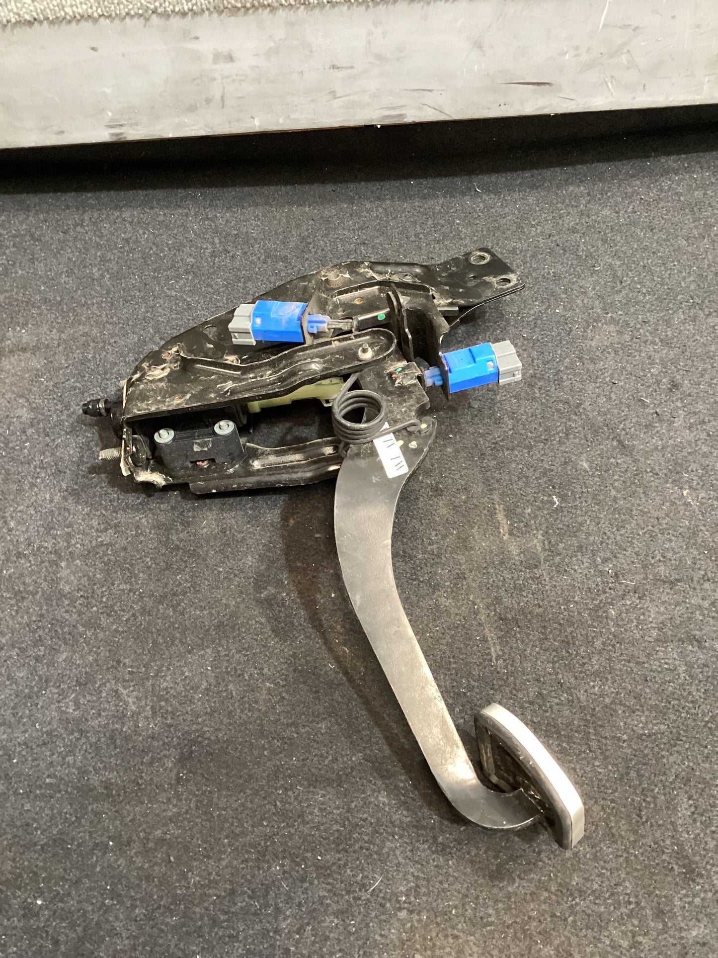 2006 - 2010 Holden Commodore VE  Clutch Pedal