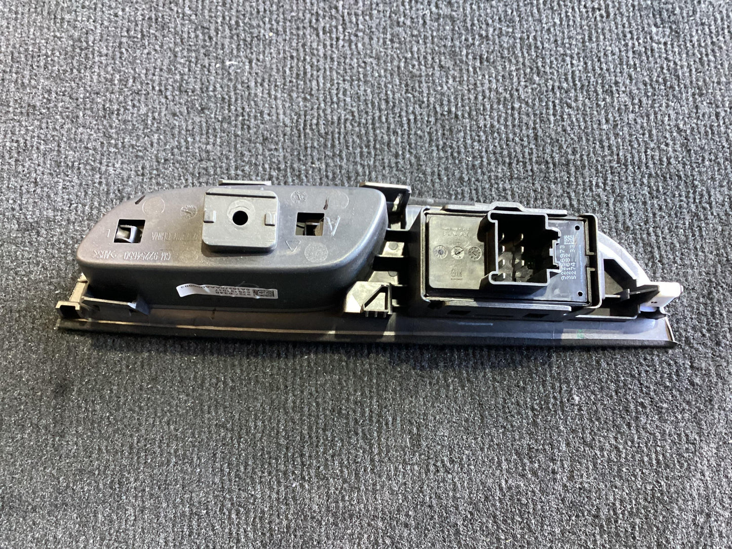 2015 Holden Calais VF  Left Rear Window Switch 92276348