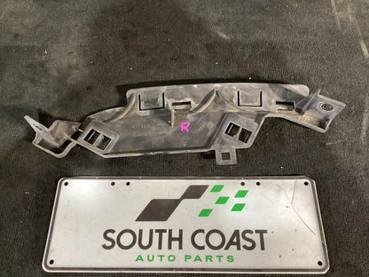 Holden Commodore   Right Front Bumper Bracket 92164518