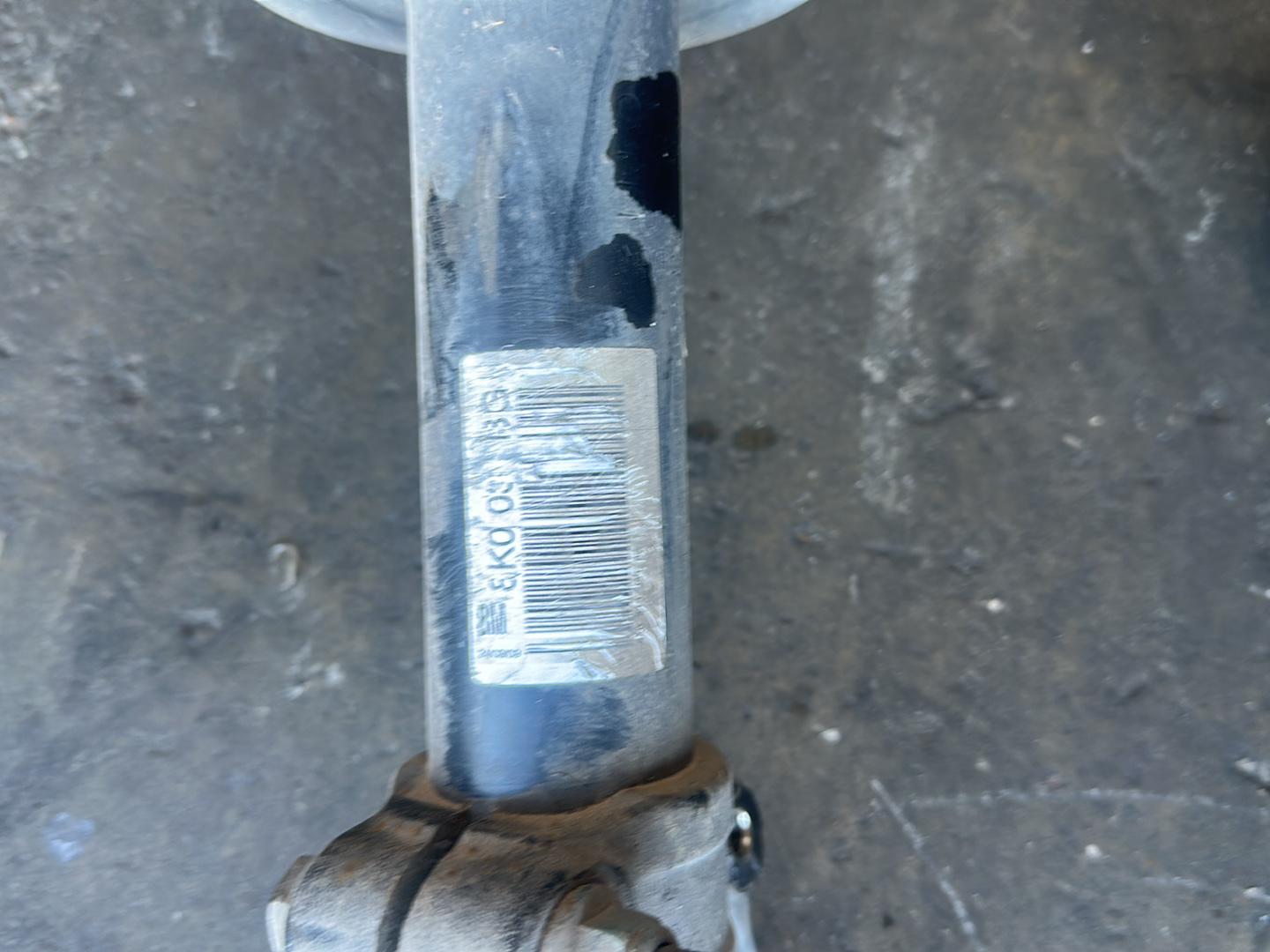 Audi A4 B8 WAUZZ8K9AA071441 Left Front Strut
