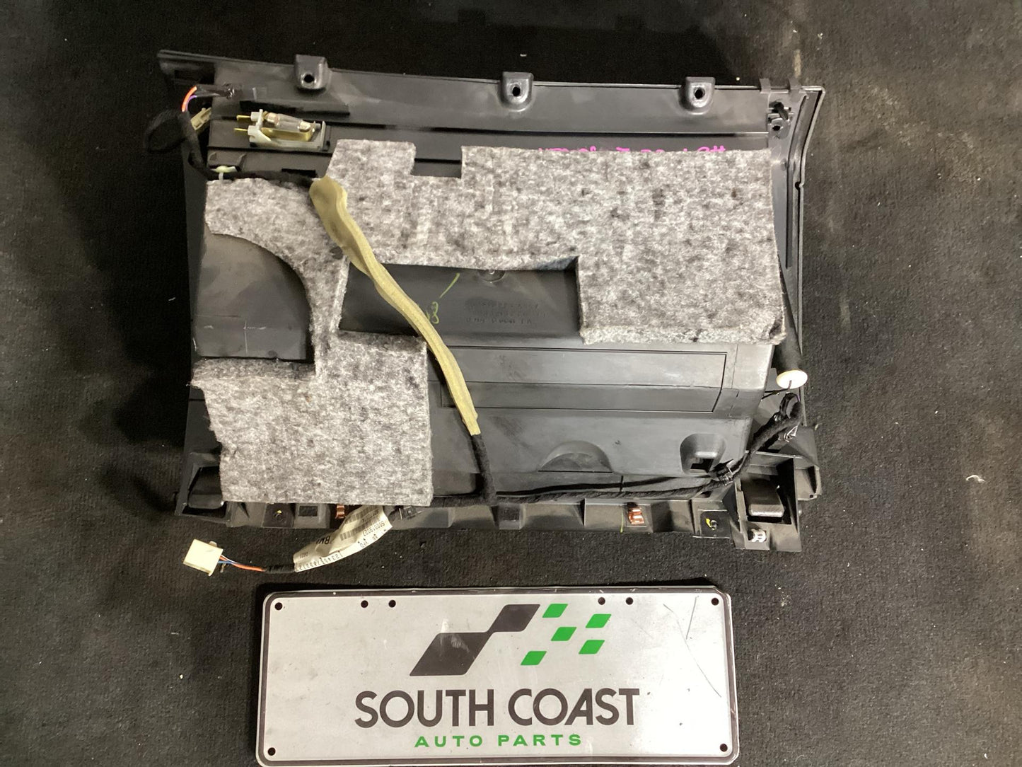 Holden Commodore   Glove Box 92261399