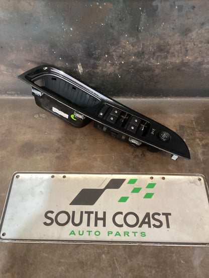 Holden Commodore VF  Right Front Window Switch 92256966