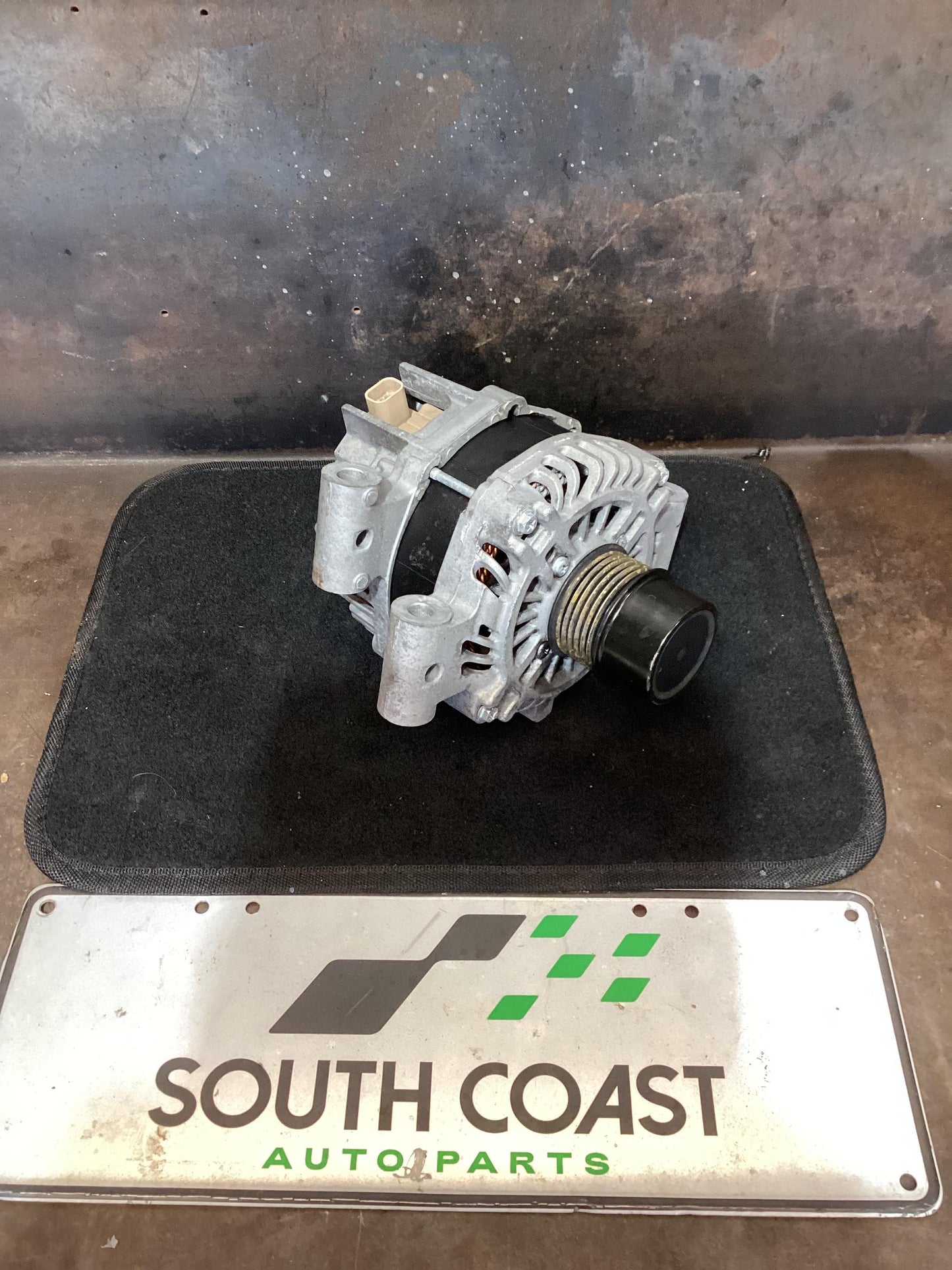 Holden Commodore VE  Alternator 92230902