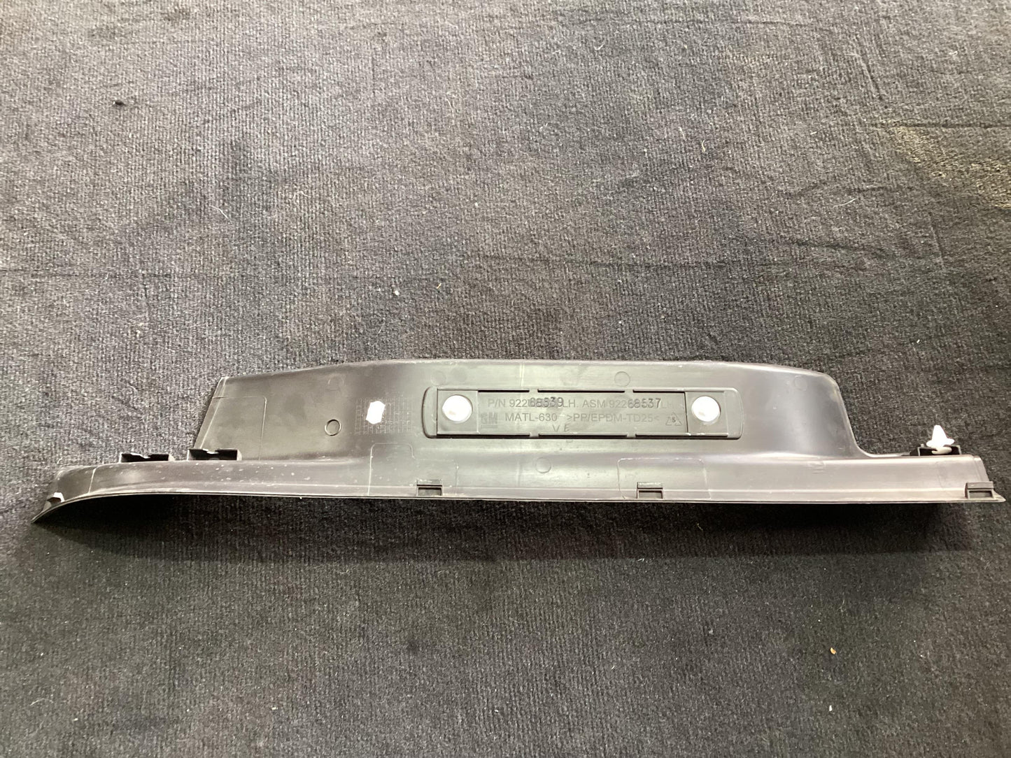 2015 Holden Calais VF  Left Rear Door Scuff Panel 92268539