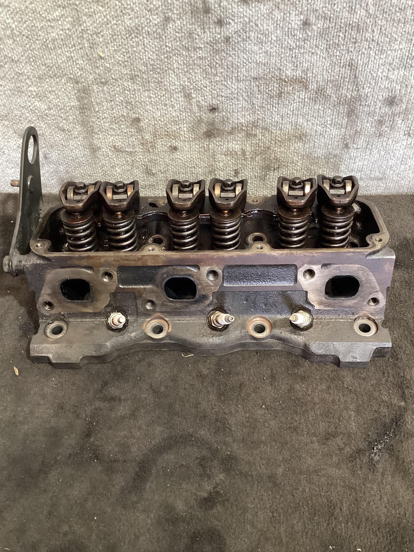 Holden Commodore VR 6H8VRK19HSL781543 Left Cylinder Head