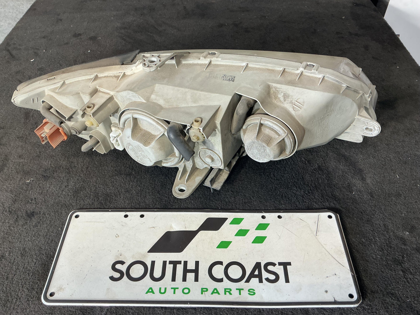 Holden Commodore VY  Left Headlight 92083411