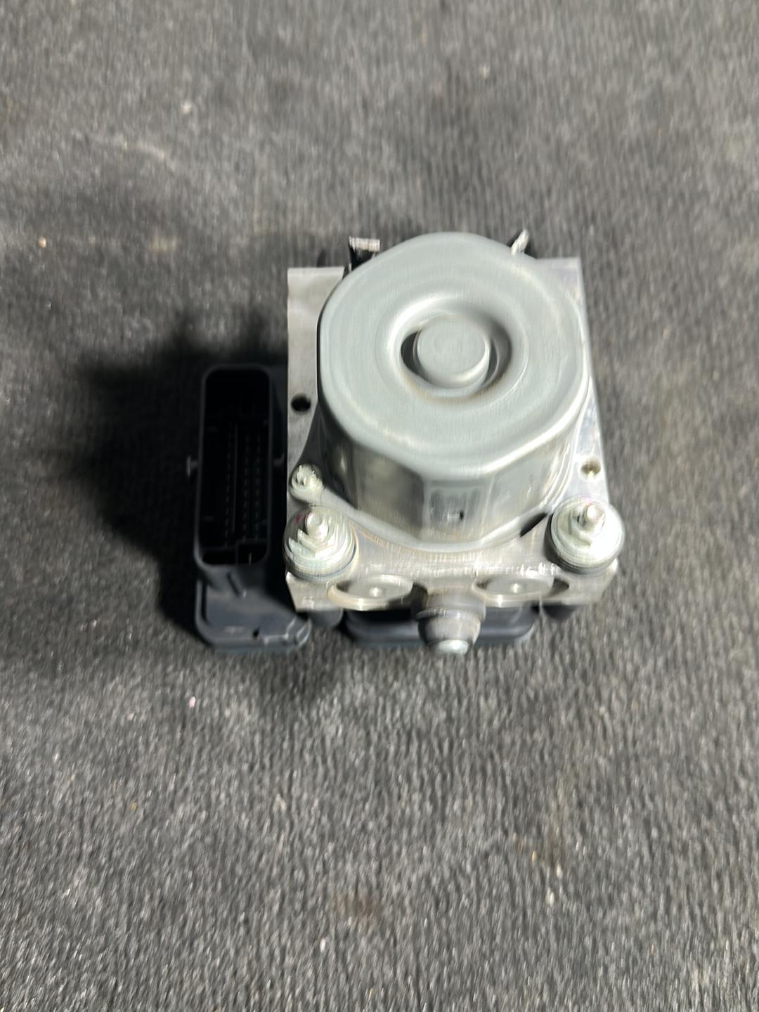 2017 Holden Commodore VF  ABS Pump/Modulator 92278785