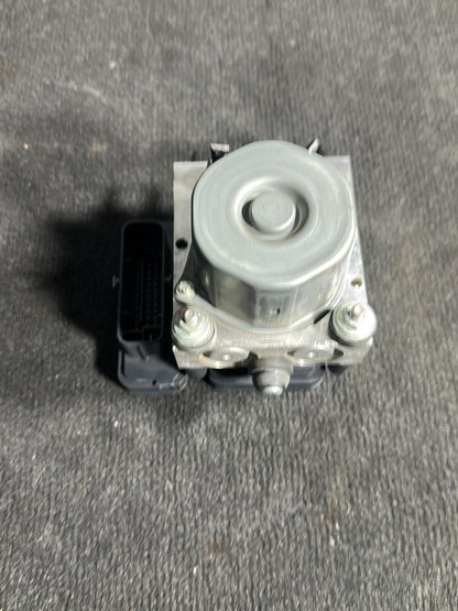 2017 Holden Commodore VF  ABS Pump/Modulator 92278785