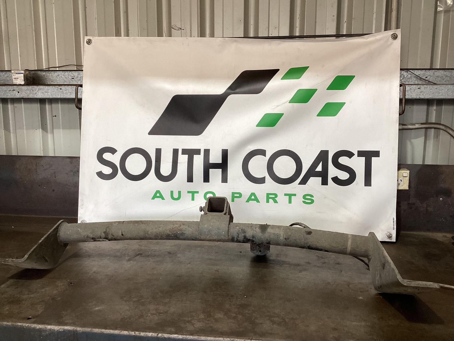 Holden Commodore VU 6H8VUK80F2L904753 Towbar