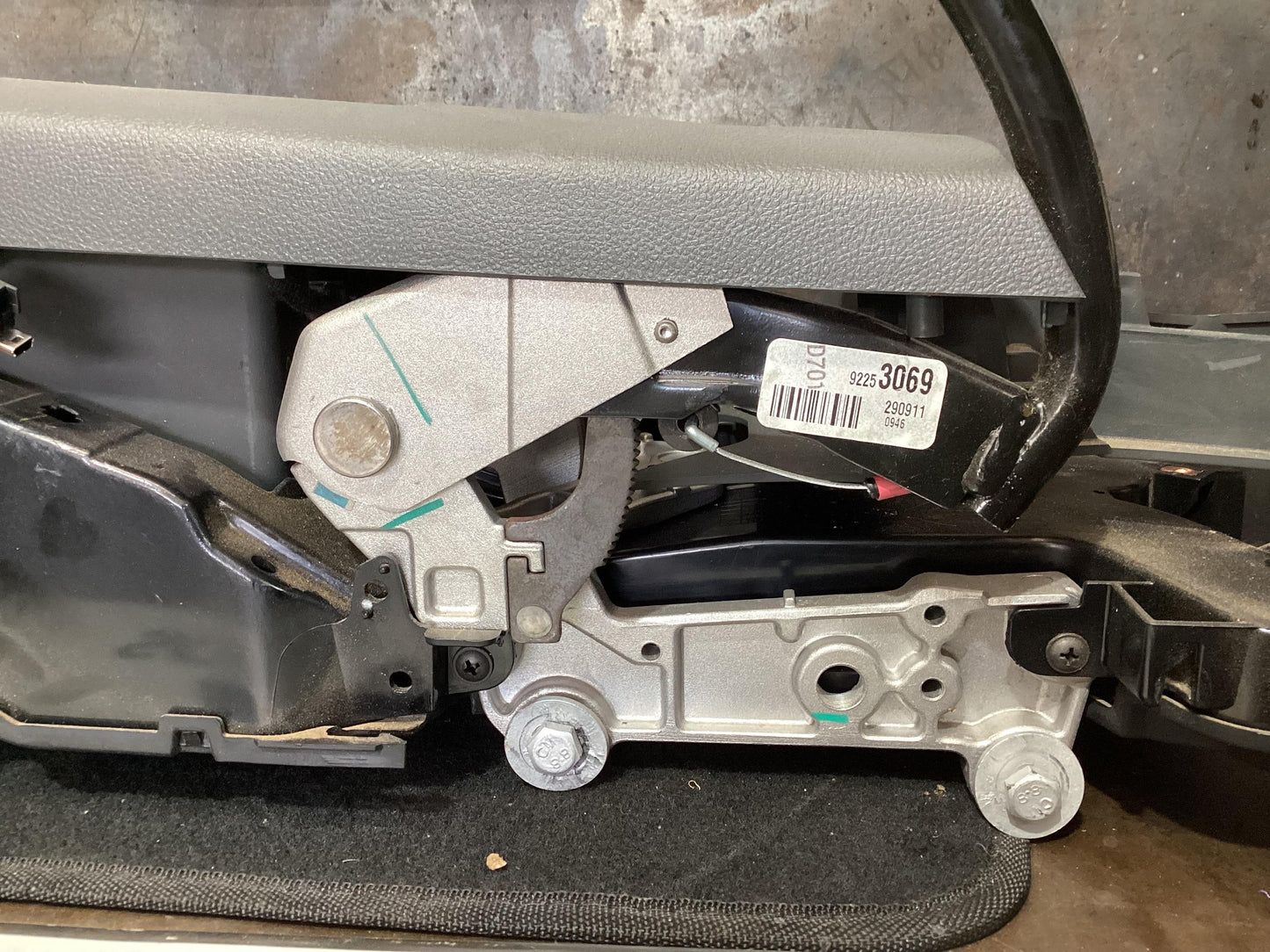 Holden Commodore VE  Centre Console 92253069