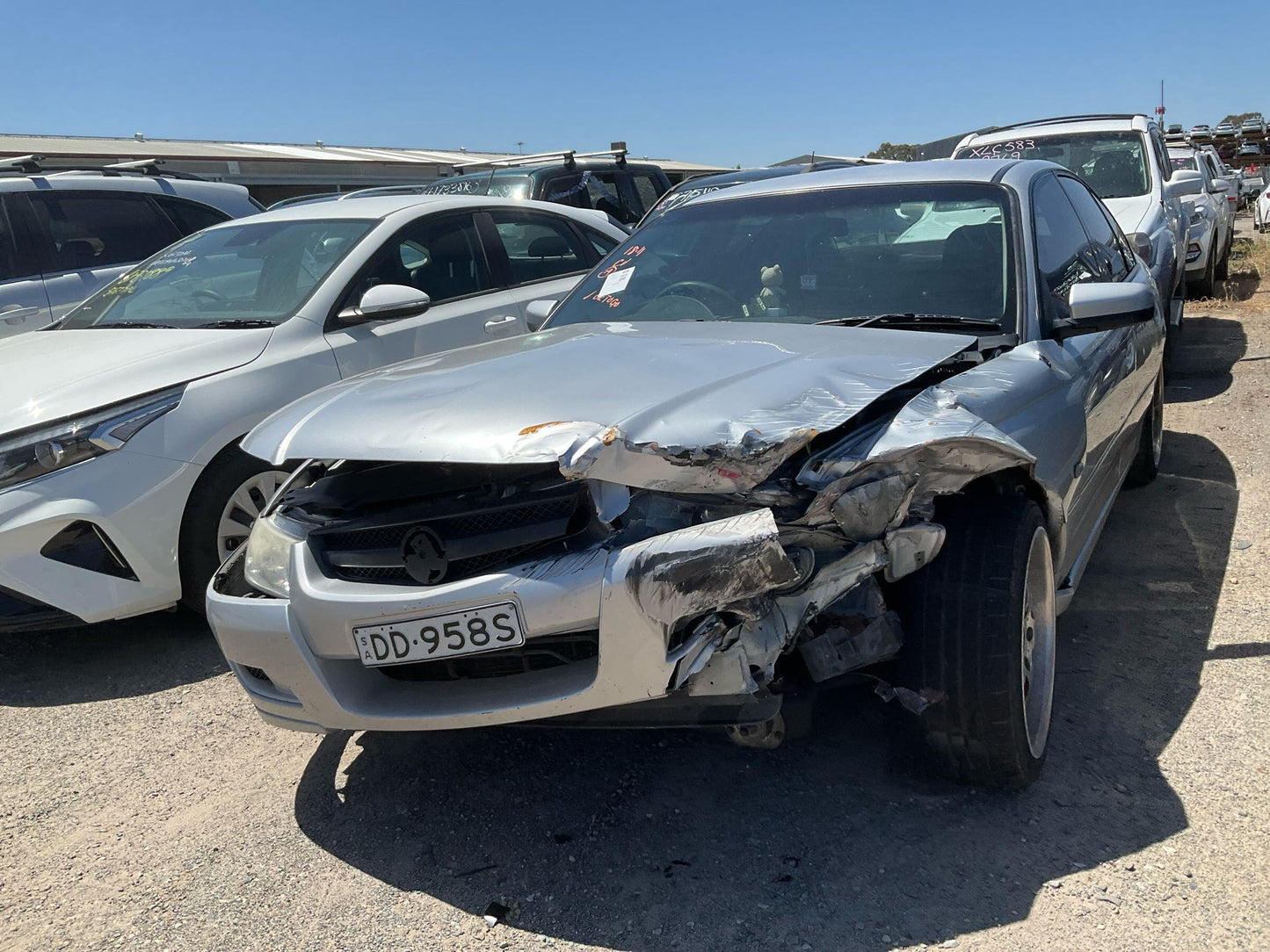 2005 - 2006 Holden Commodore Executive VZ Silver