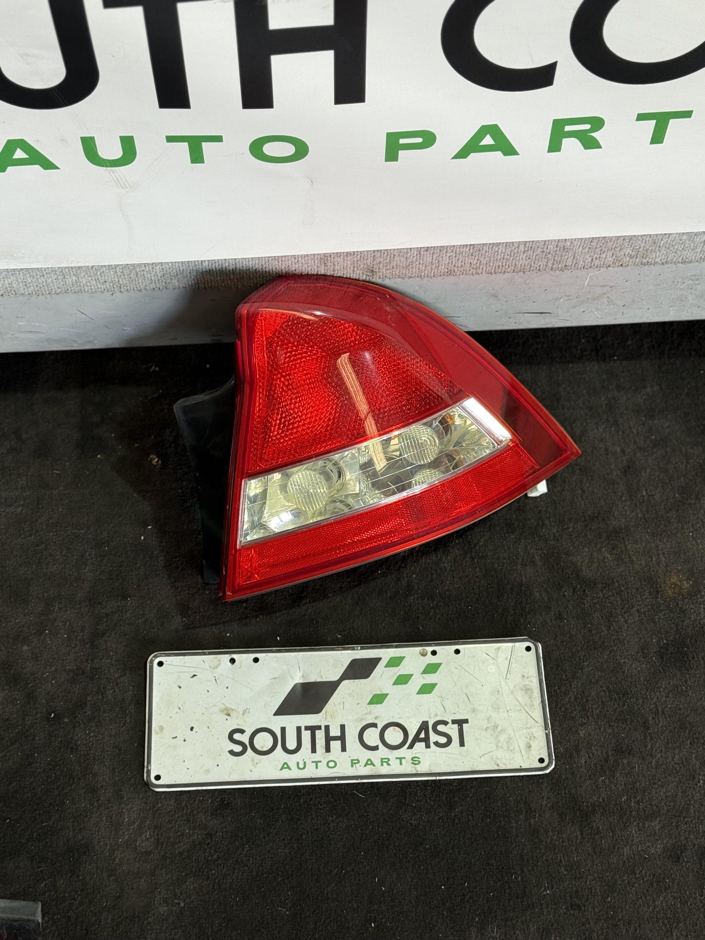 Holden Commodore VZ  Right Taillight 92160324