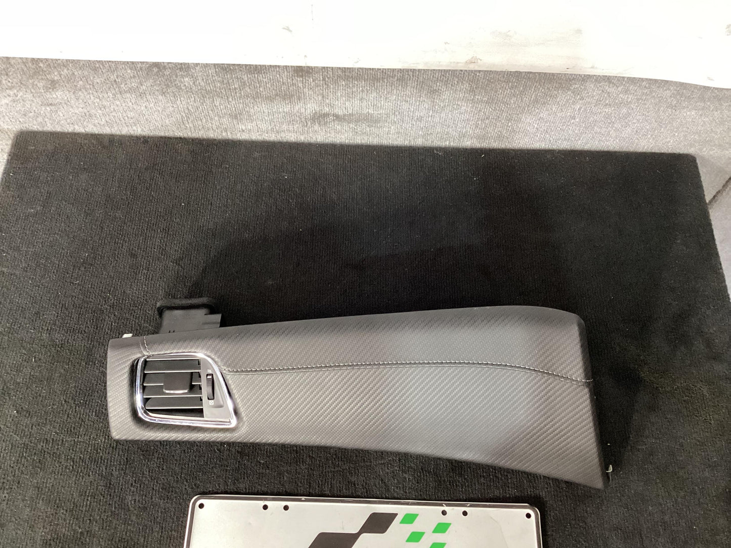 Holden Commodore VF  Left Dash Air Vent 92294204