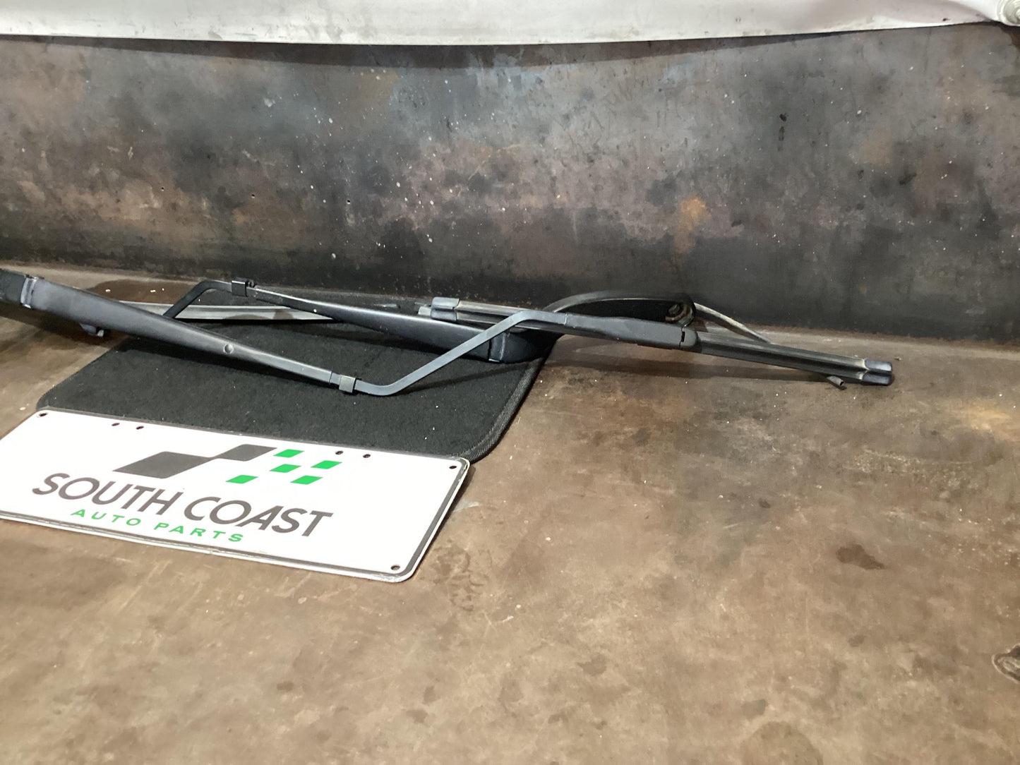 Holden Commodore VE  Wiper Arm Pair