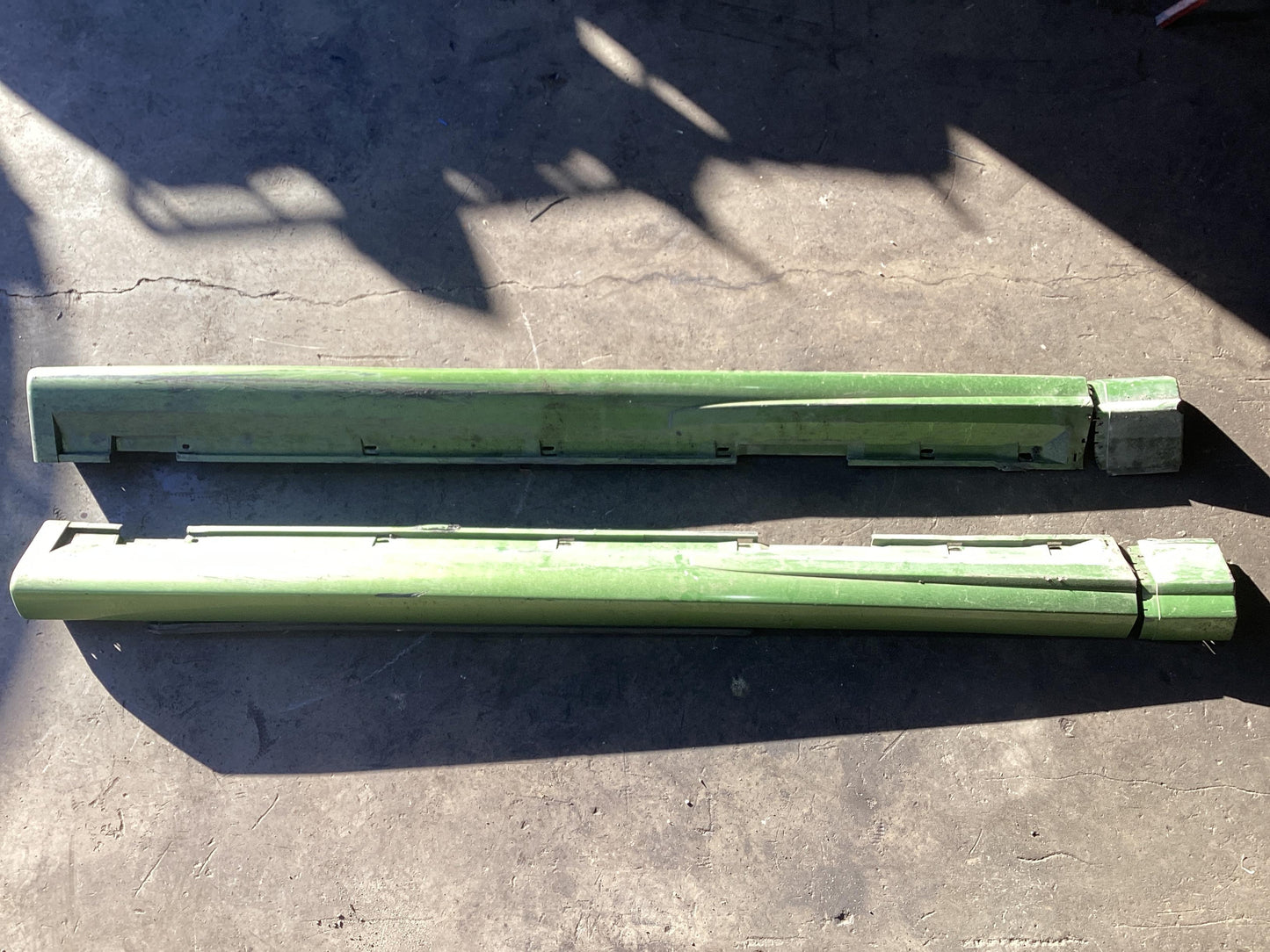 Holden Commodore VY  Side Skirt Set