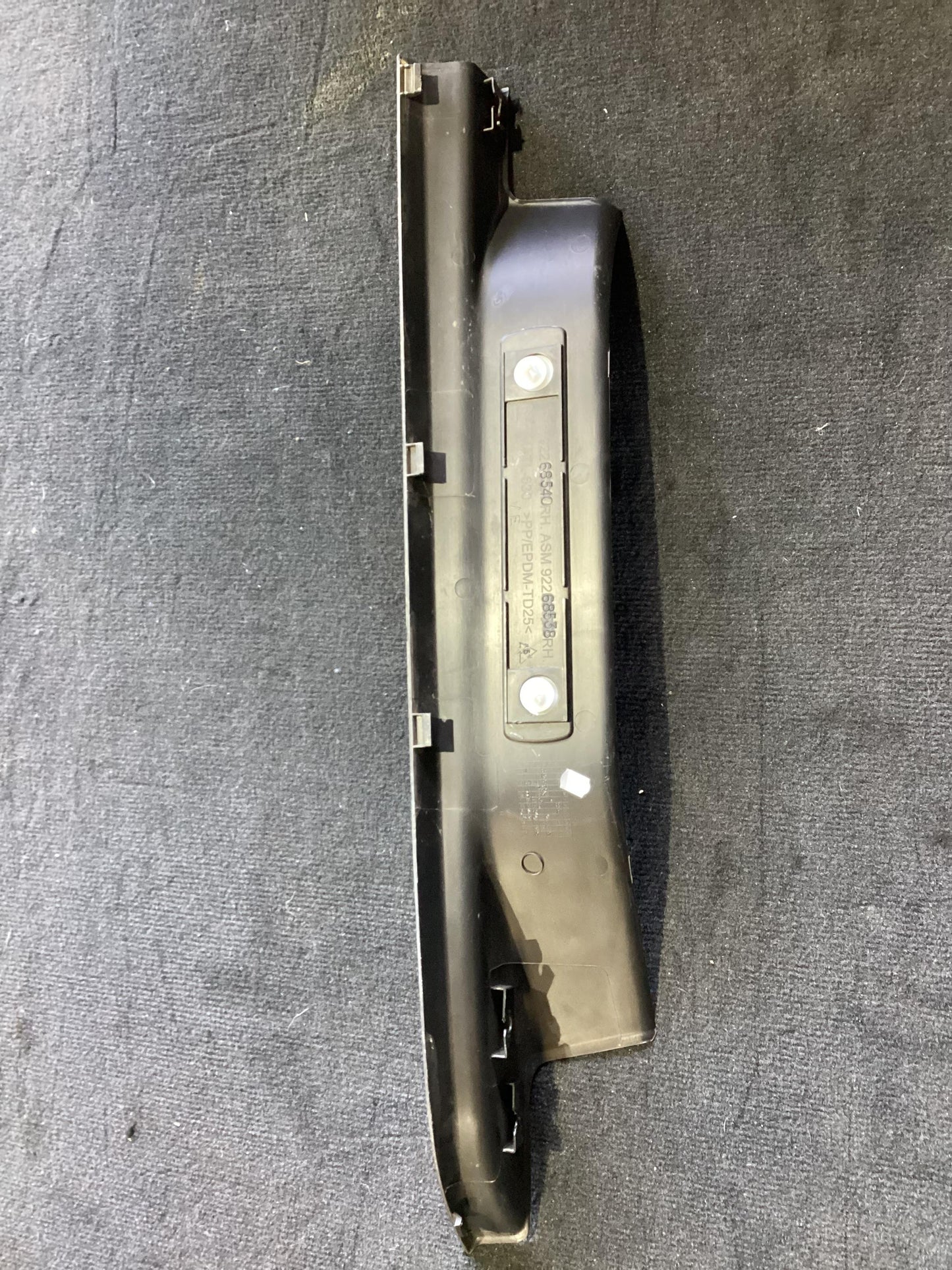 2015 Holden Calais VF  Right Rear Door Scuff Panel 92268540