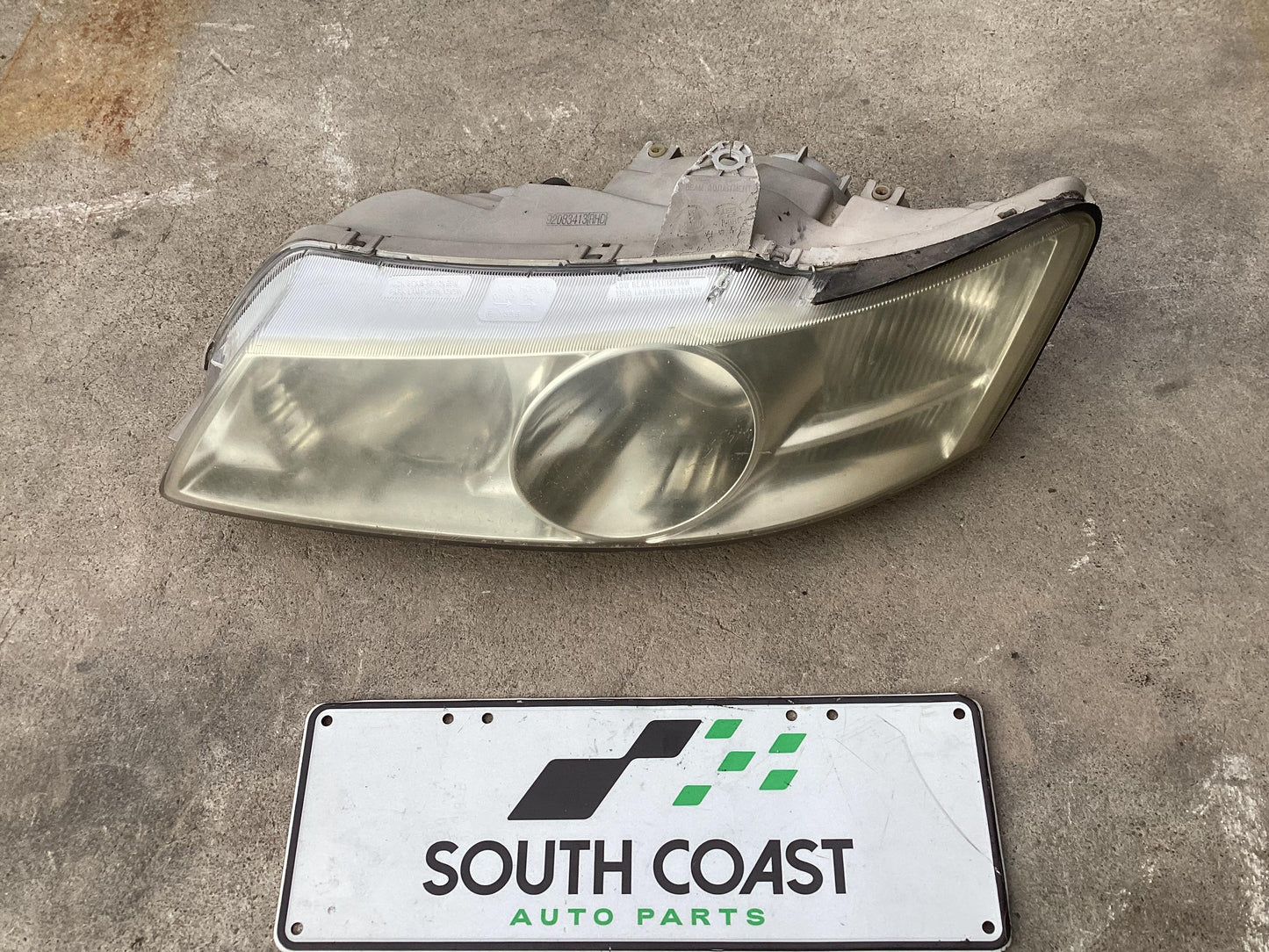2002 - 2004 Holden Commodore VY 6G1YL54A94L196501 Right Headlight 92083413