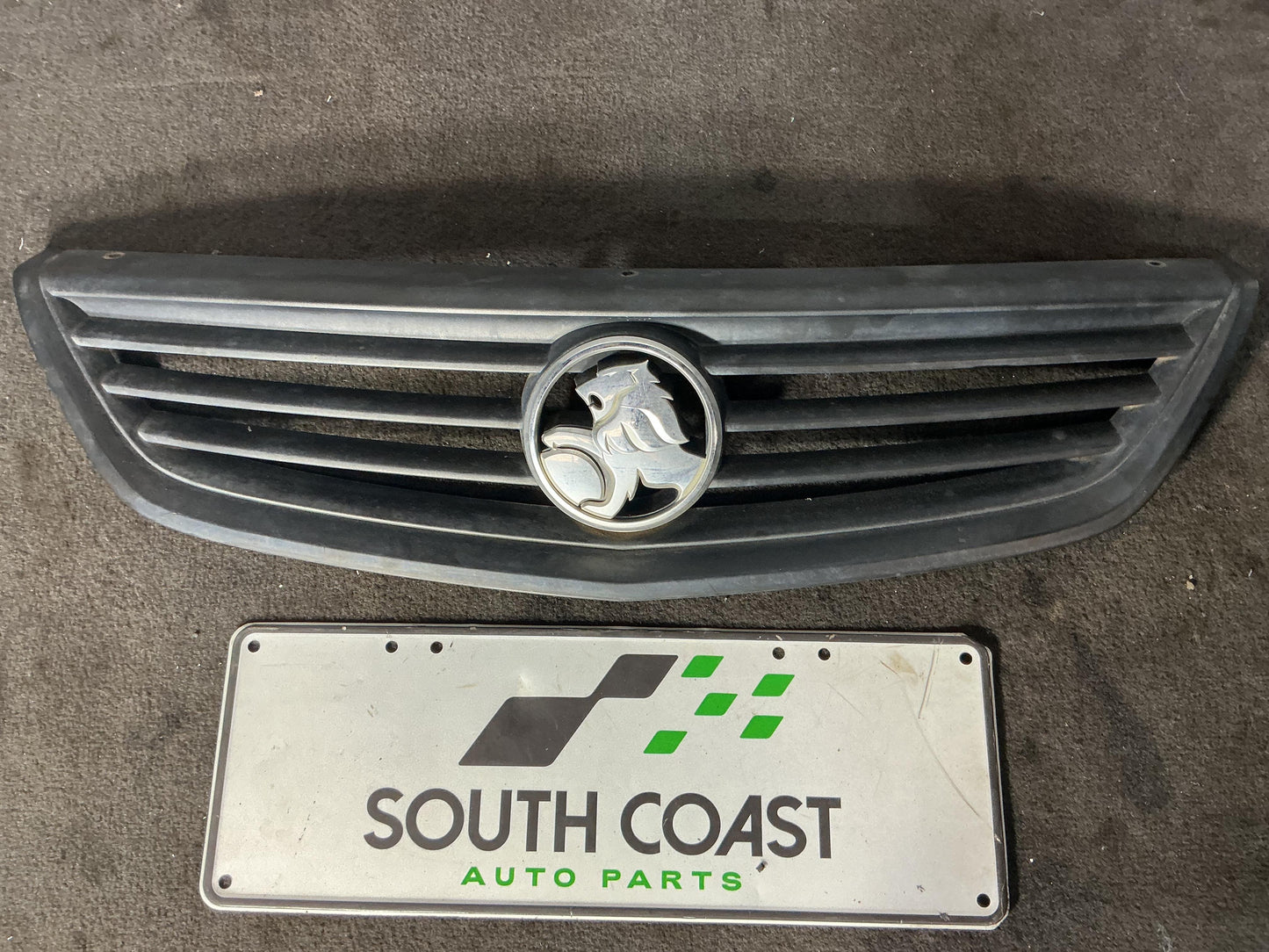 Holden Commodore VY  Grille 92103885