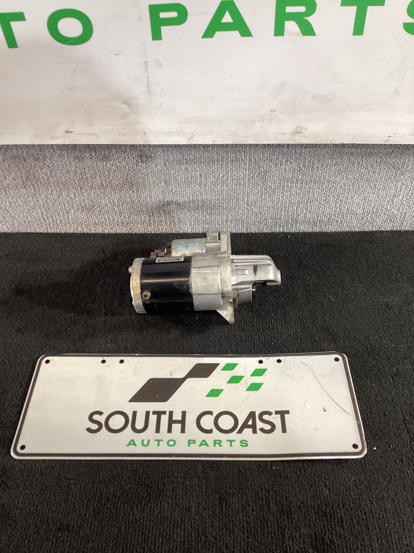Holden Commodore VF  Starter Motor 92223942