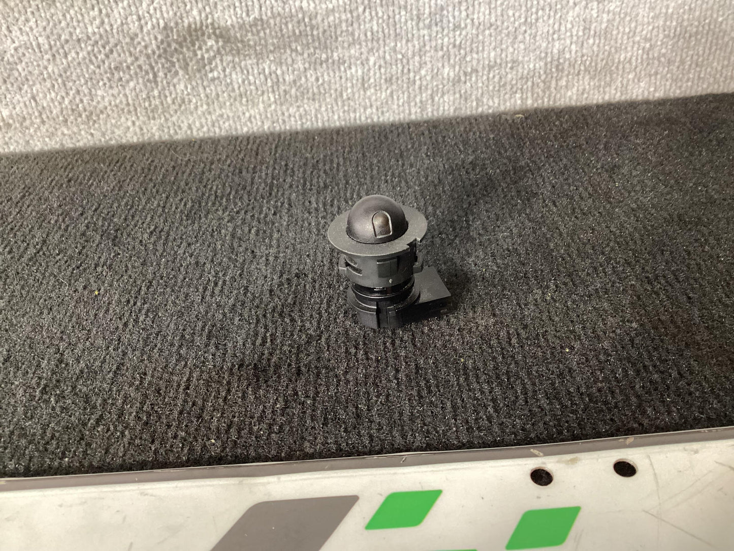 Holden Commodore VF  Light Level Sensor