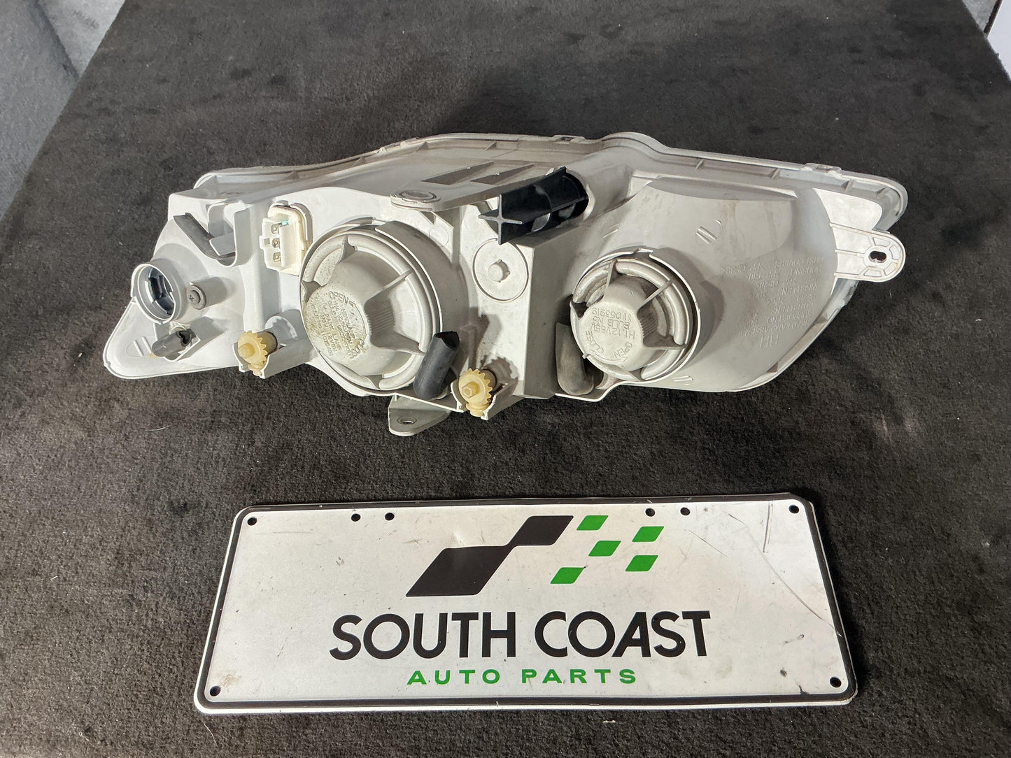 Holden Commodore VY  Left Headlight 92083410