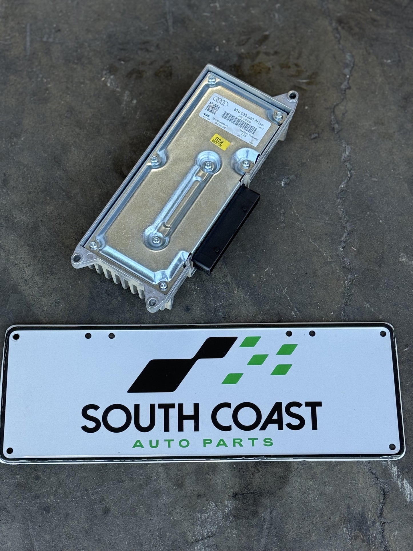 Audi A4 B8 WAUZZ8K9AA071441 Stereo Amplifier 8T0035223AH