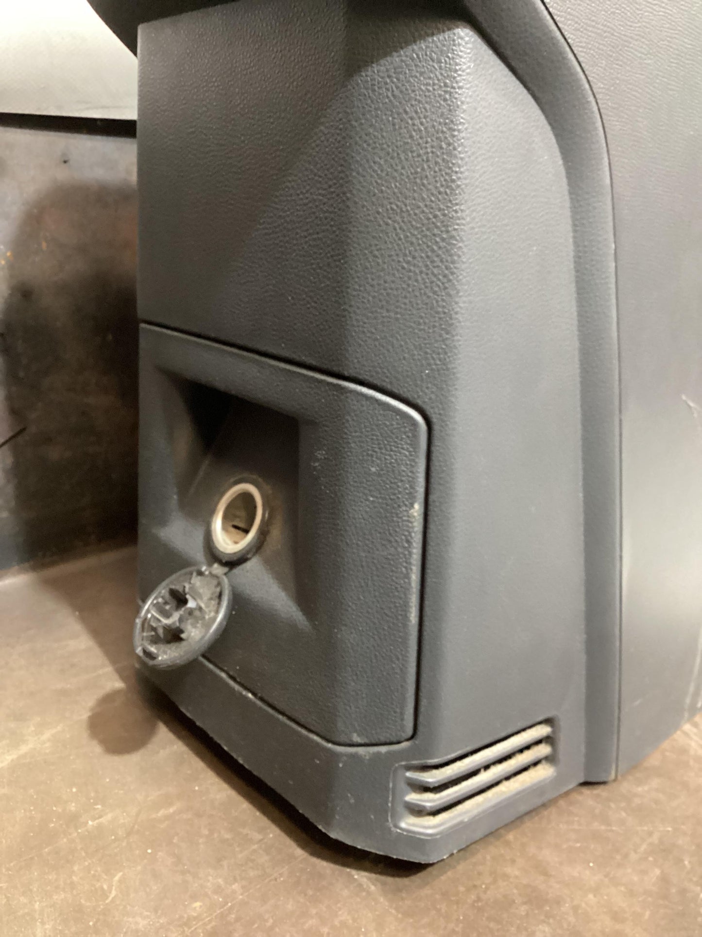 Holden Colorado RG  Centre Console