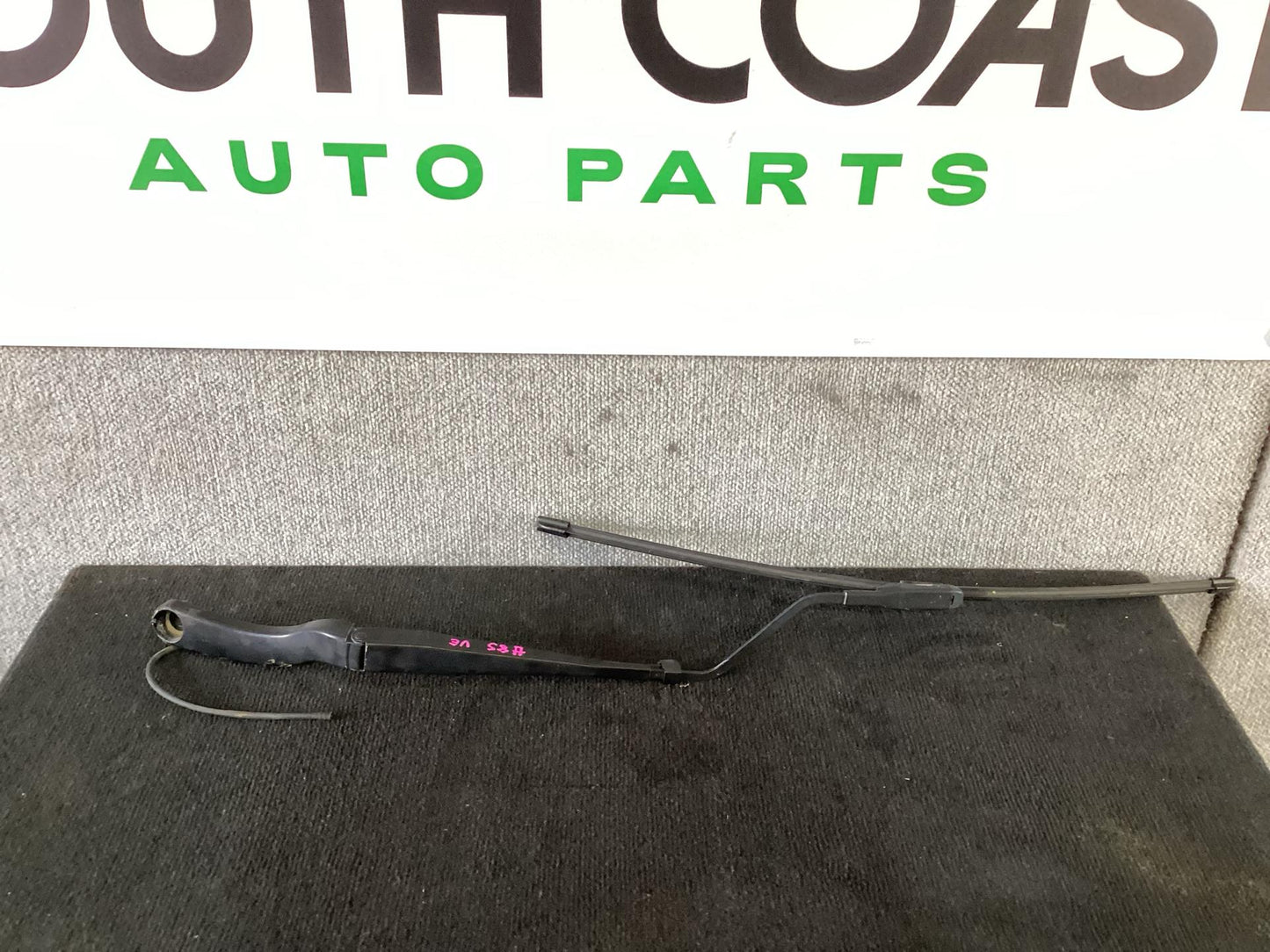 2006 - 2010 Holden Commodore VE  Right Front Wiper Arm