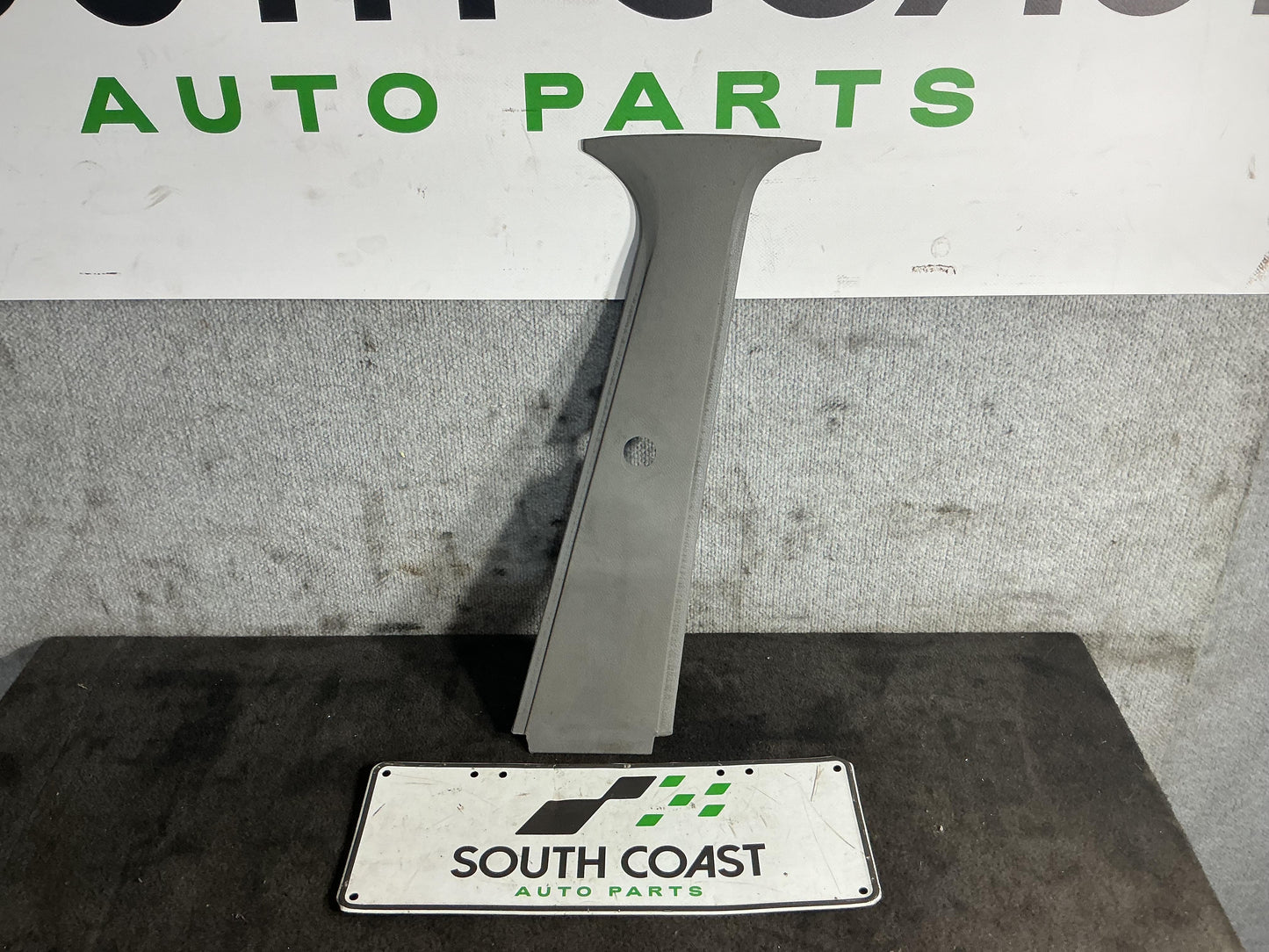 Holden Commodore VR 6H8VRK19HSL781543 Right B Pillar Trim 92032436