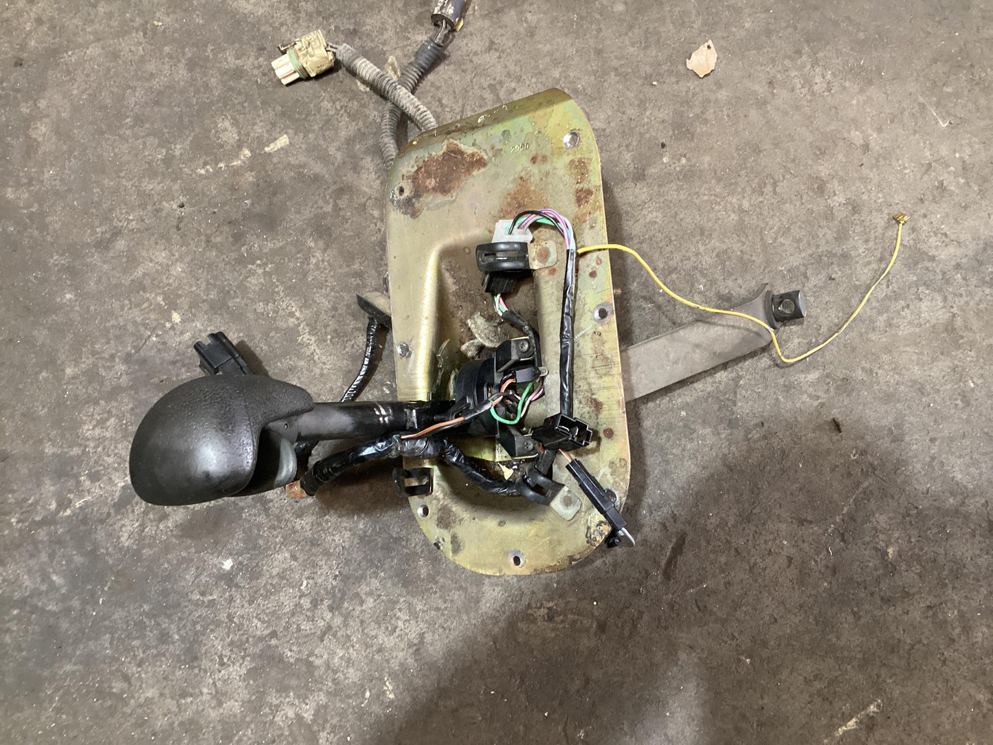 1988 - 1991 Holden Commodore VN  Automatic Shifter Assembly