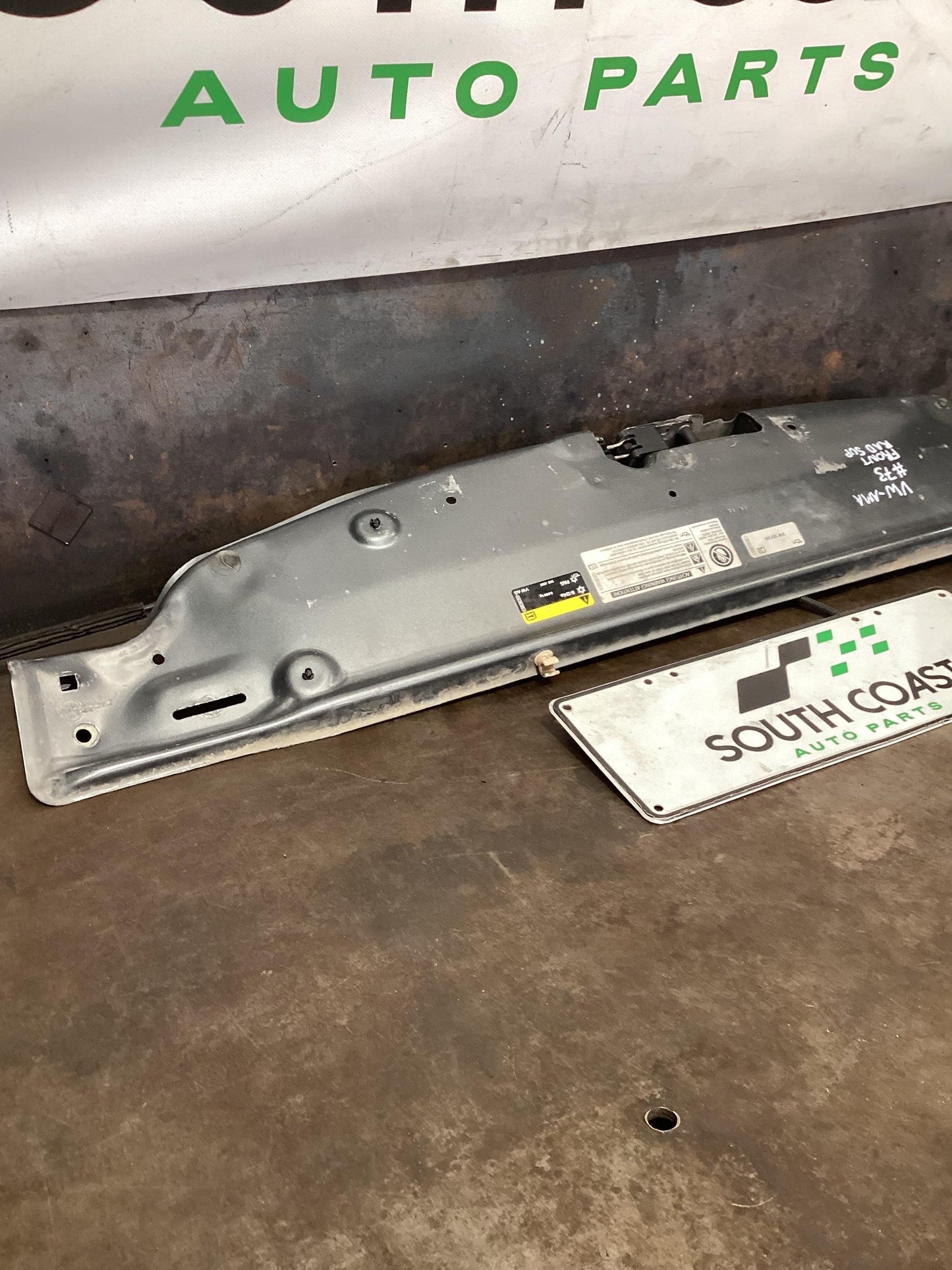Volkswagen Amarok   Radiator Support