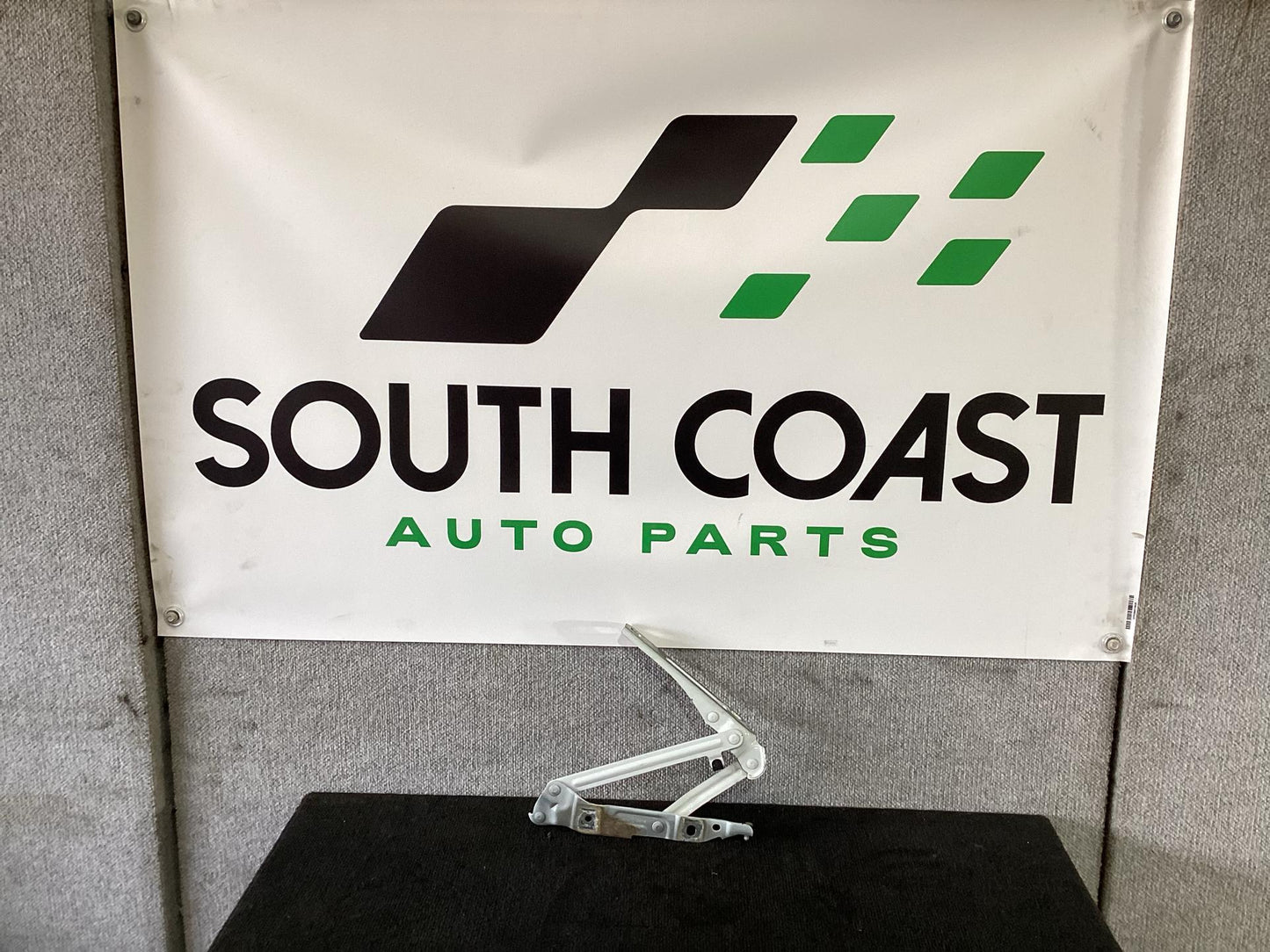 2006 - 2010 Holden Commodore VE  Right Bonnet Hinge