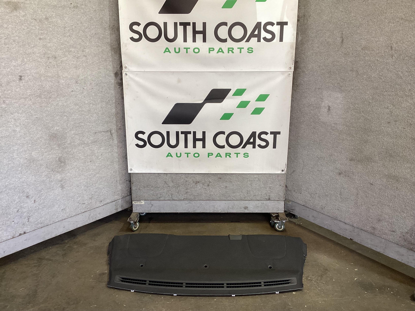 Holden Commodore VE  Parcel Shelf