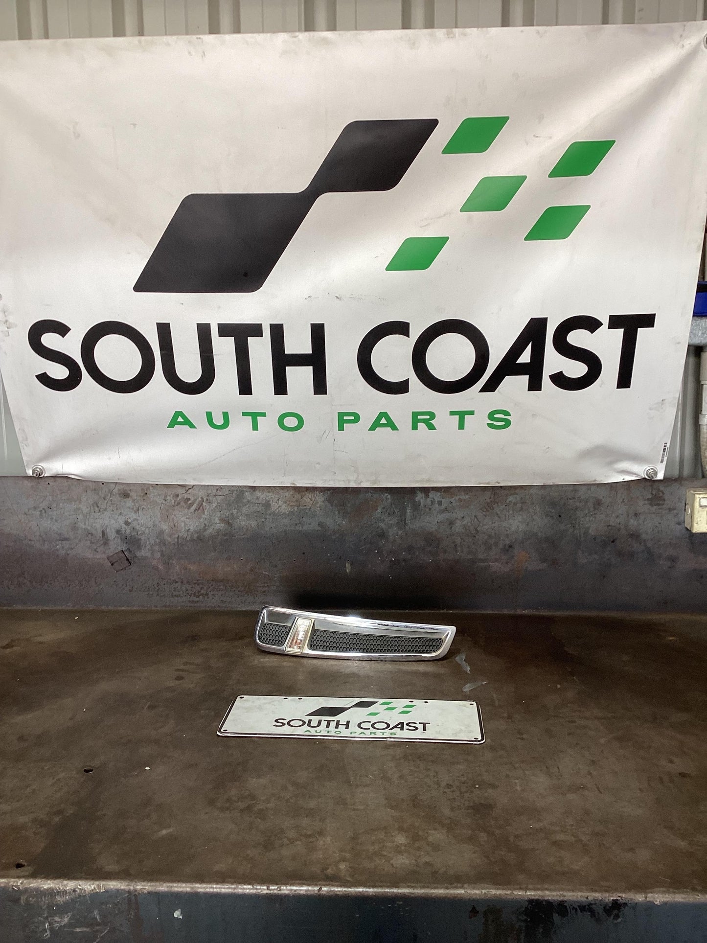 Holden Commodore VF  Left Indicator 92273263