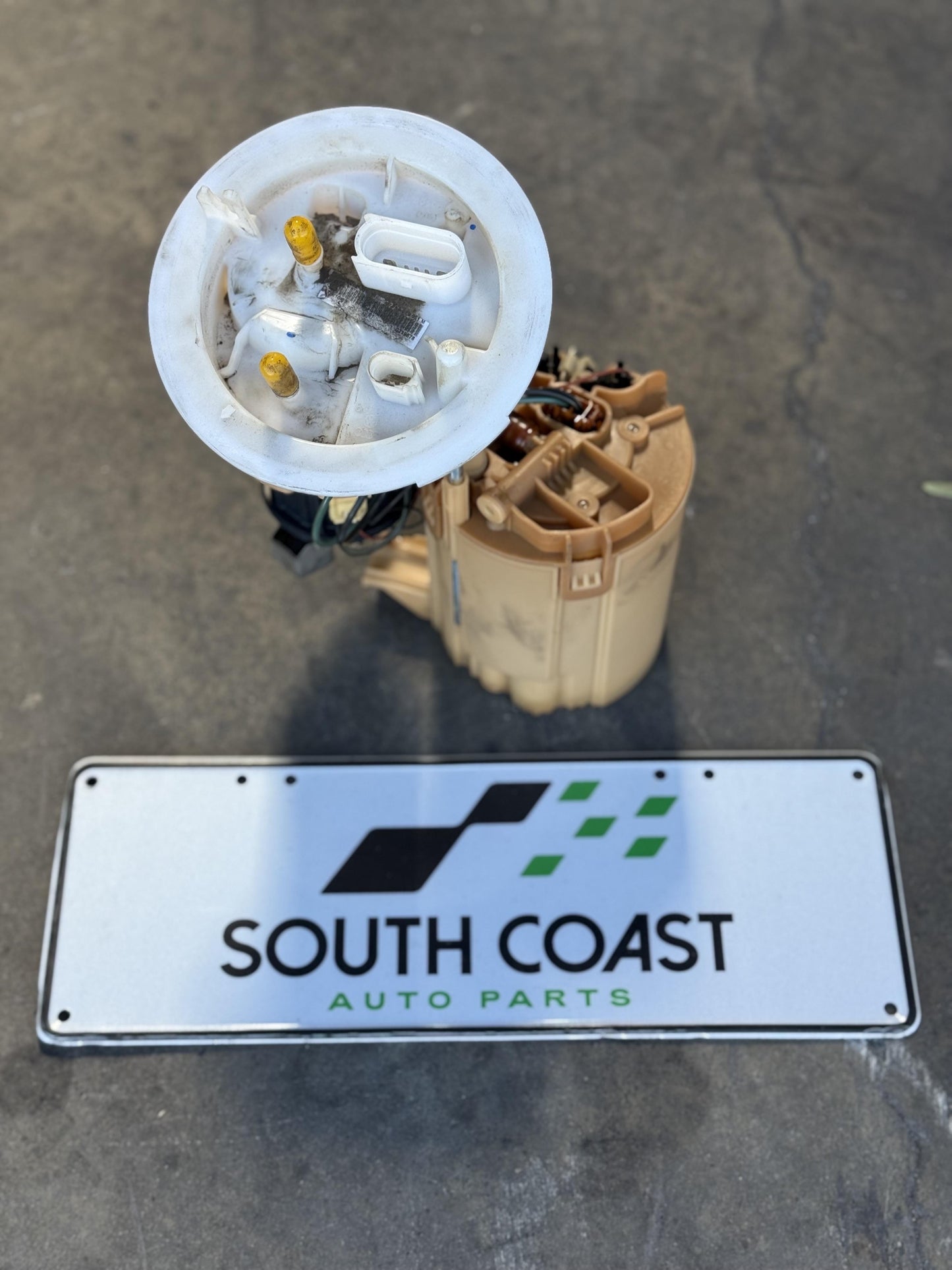 Audi A4 B8 WAUZZ8K9AA071441 Fuel Pump 8K0919051M