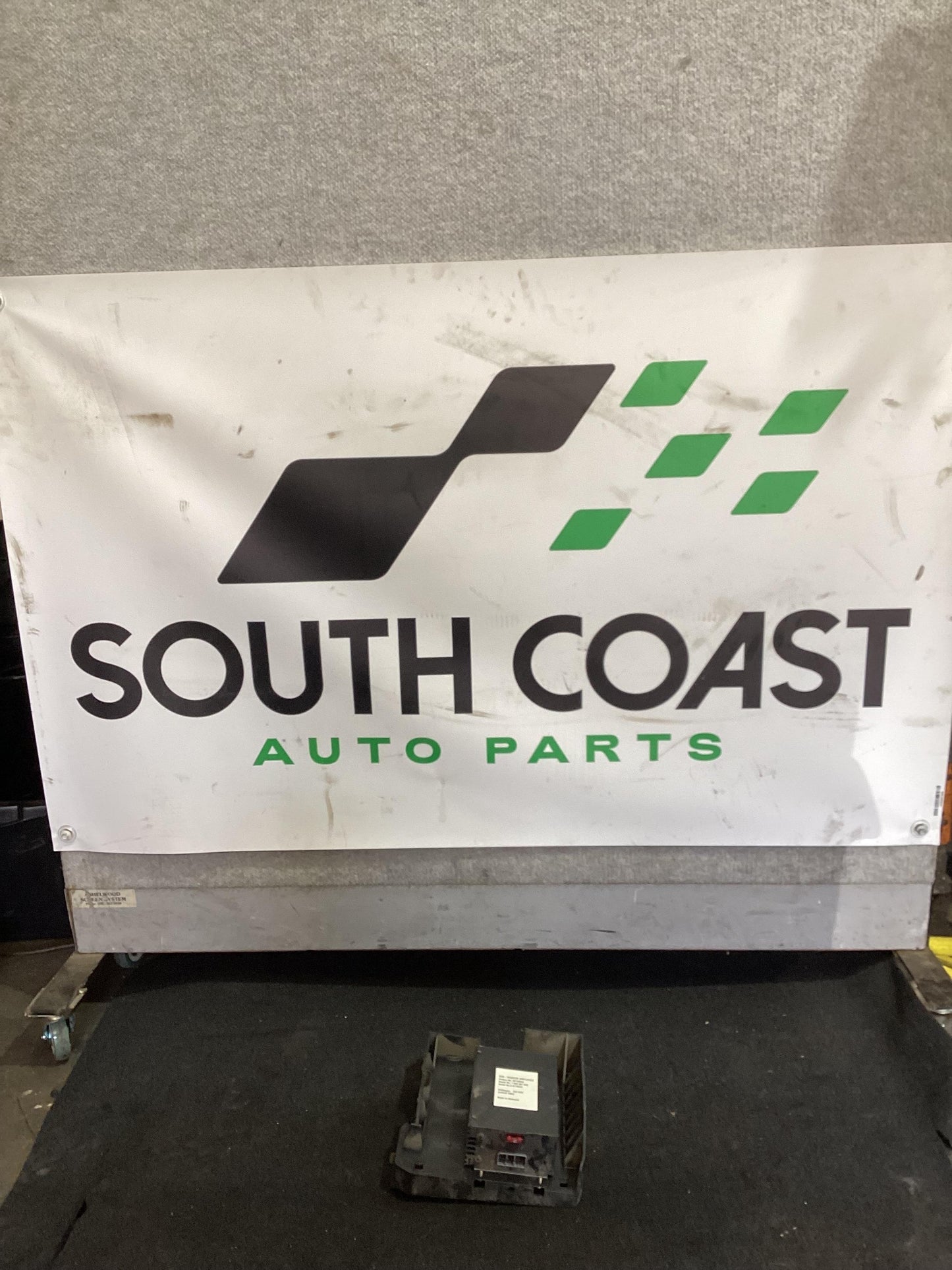 2006 - 2010 Holden Commodore VE  Stereo Amplifier 92158092
