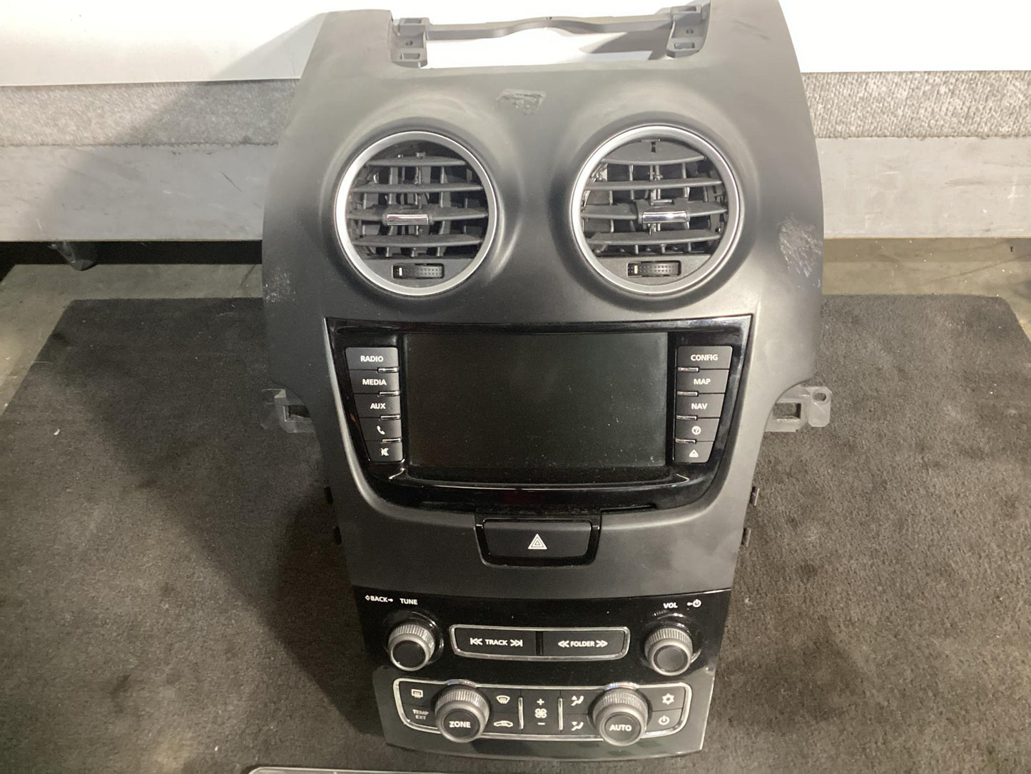 Holden Commodore   Radio Controls 92268060