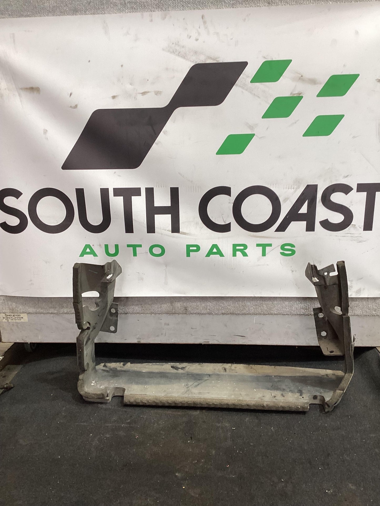 2006 - 2010 Holden Commodore VE  Air Dam 92232878
