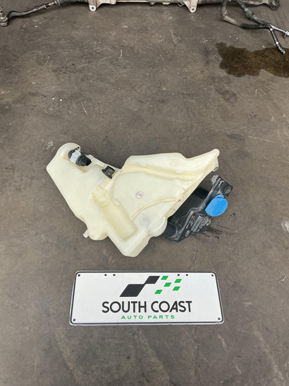Audi A4 B8 WAUZZ8K9AA071441 Washer Bottle 8T2955463B