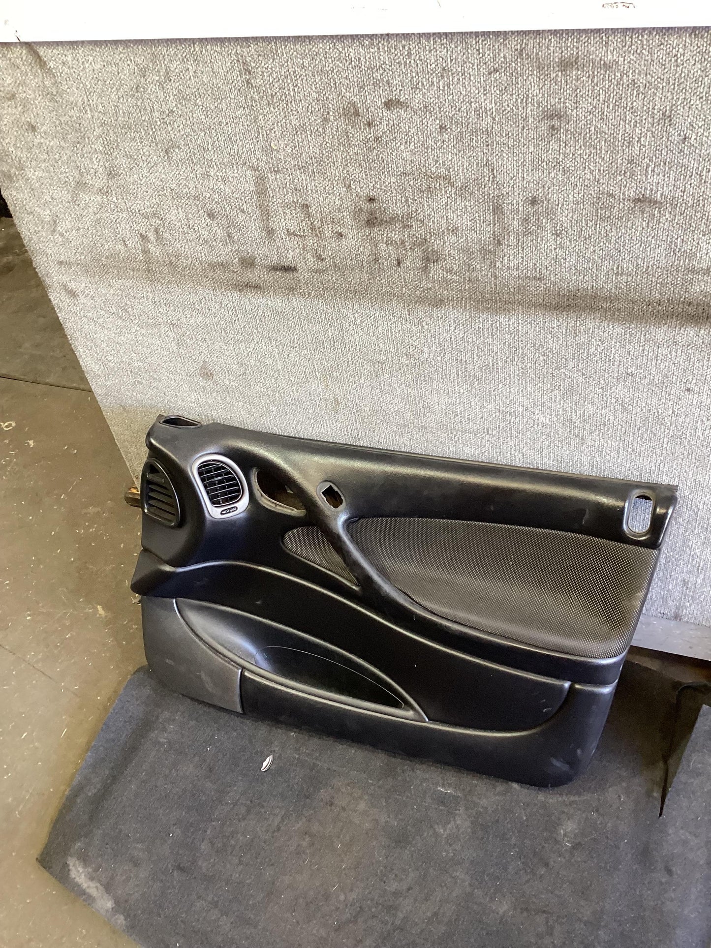 Holden Commodore VZ  Door Trim