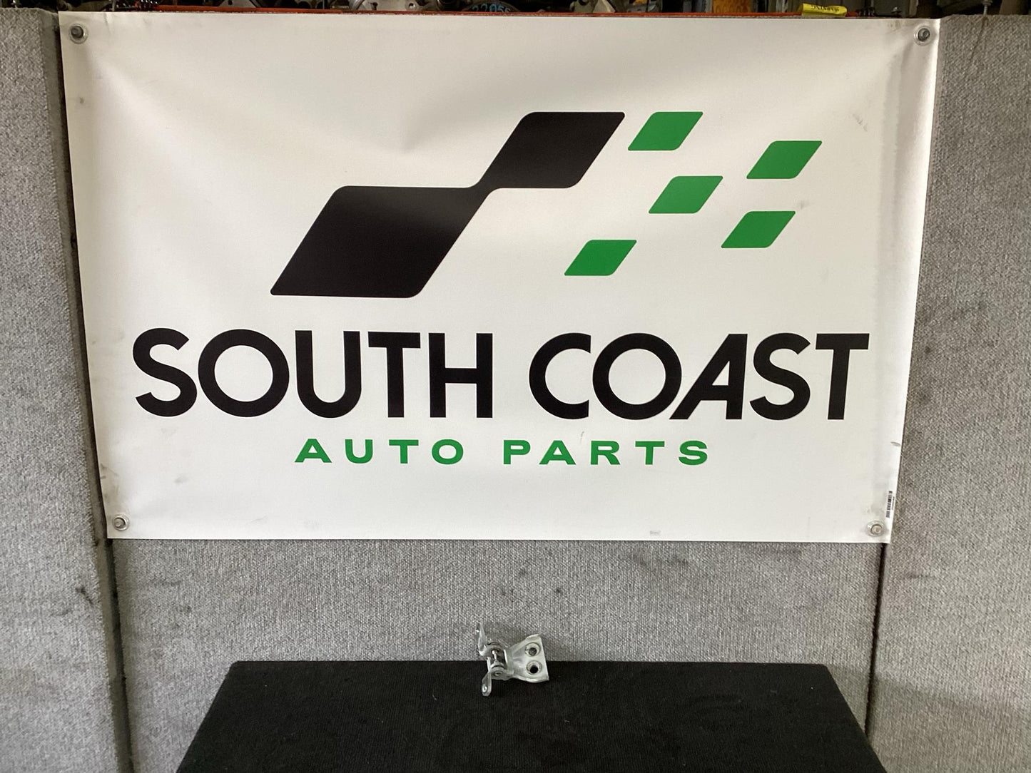 2006 - 2010 Holden Commodore VE  Left Front Door Bottom Hinge