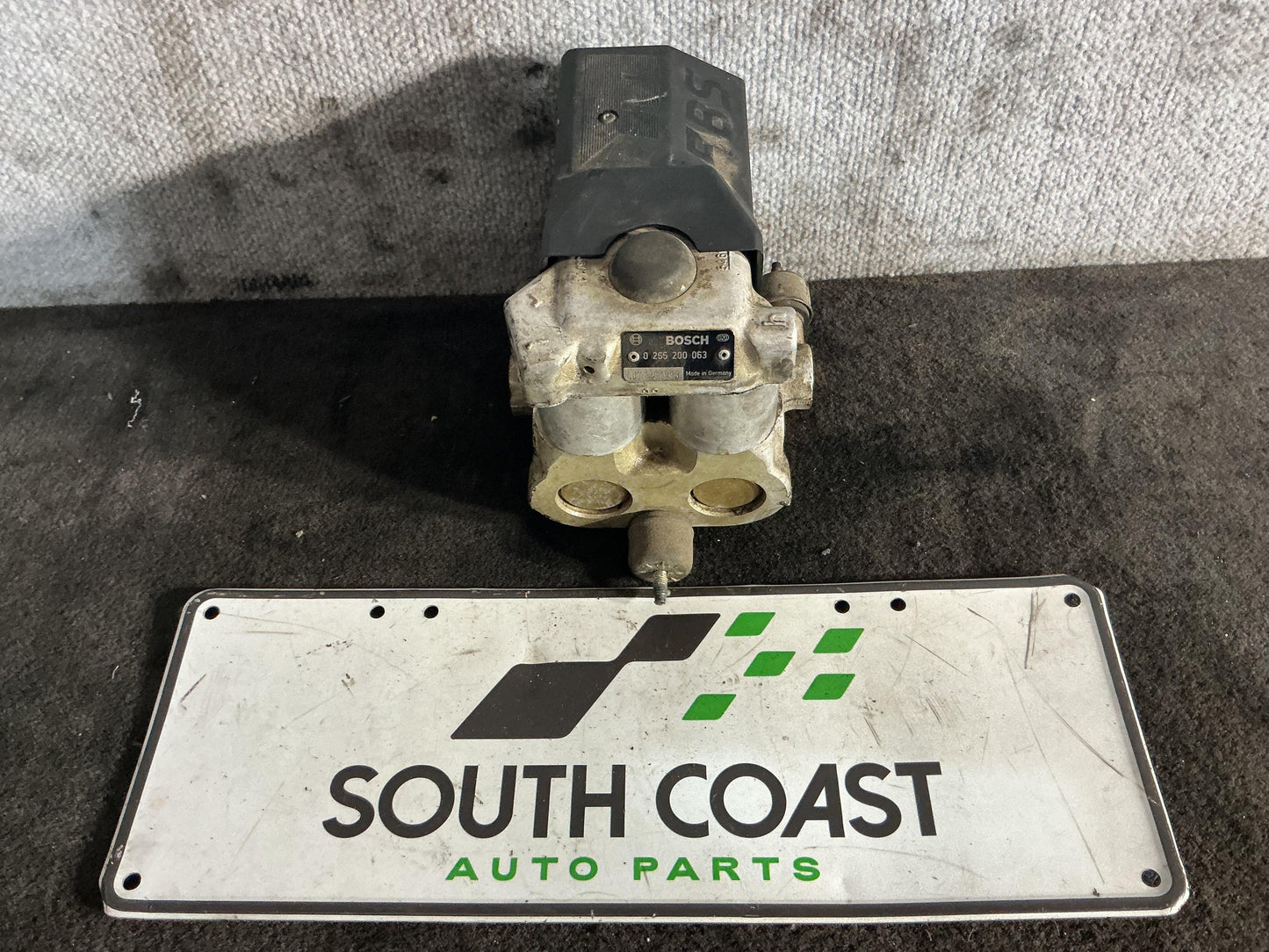Holden Commodore VR 6H8VRK19HSL781543 ABS Pump 0265200063