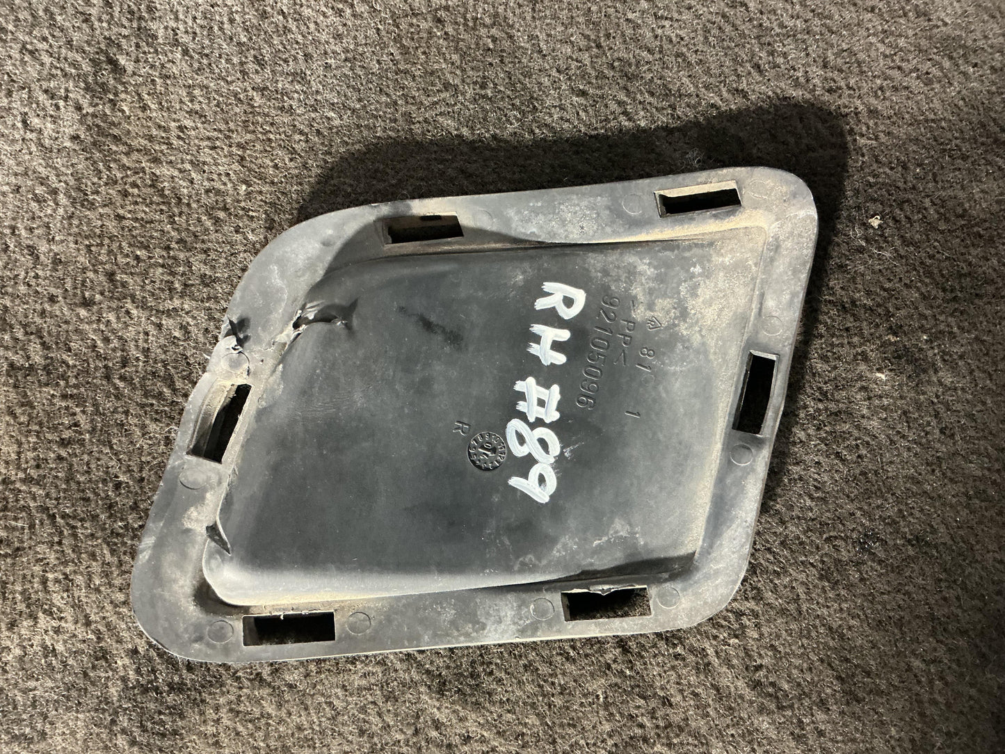 Holden Commodore VY  Right Spotlight Bezel 92105096