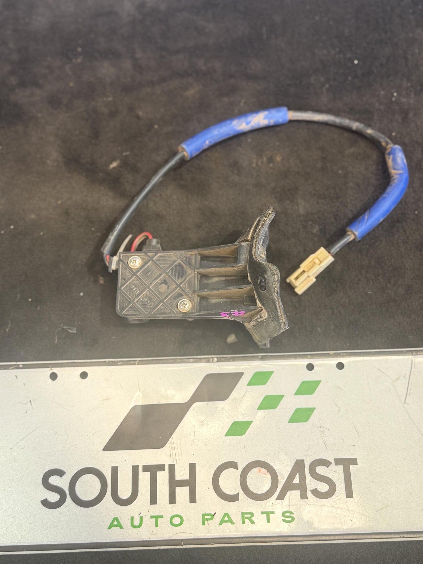 Holden Commodore VE  Fuel Filler Door Release Cable 92159013